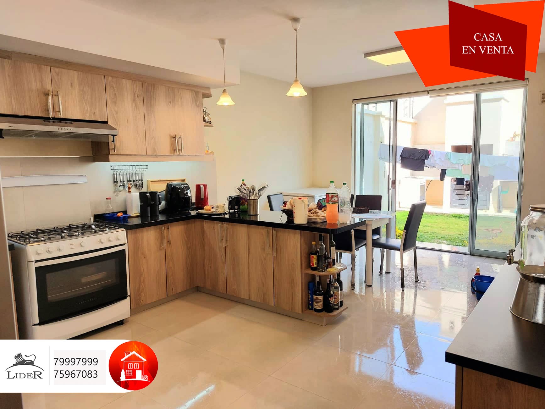 BONITA CASA EN VENTA A 4 CUADRAS DE LA PLAZA PRINCIPAL TIQUIPAYA