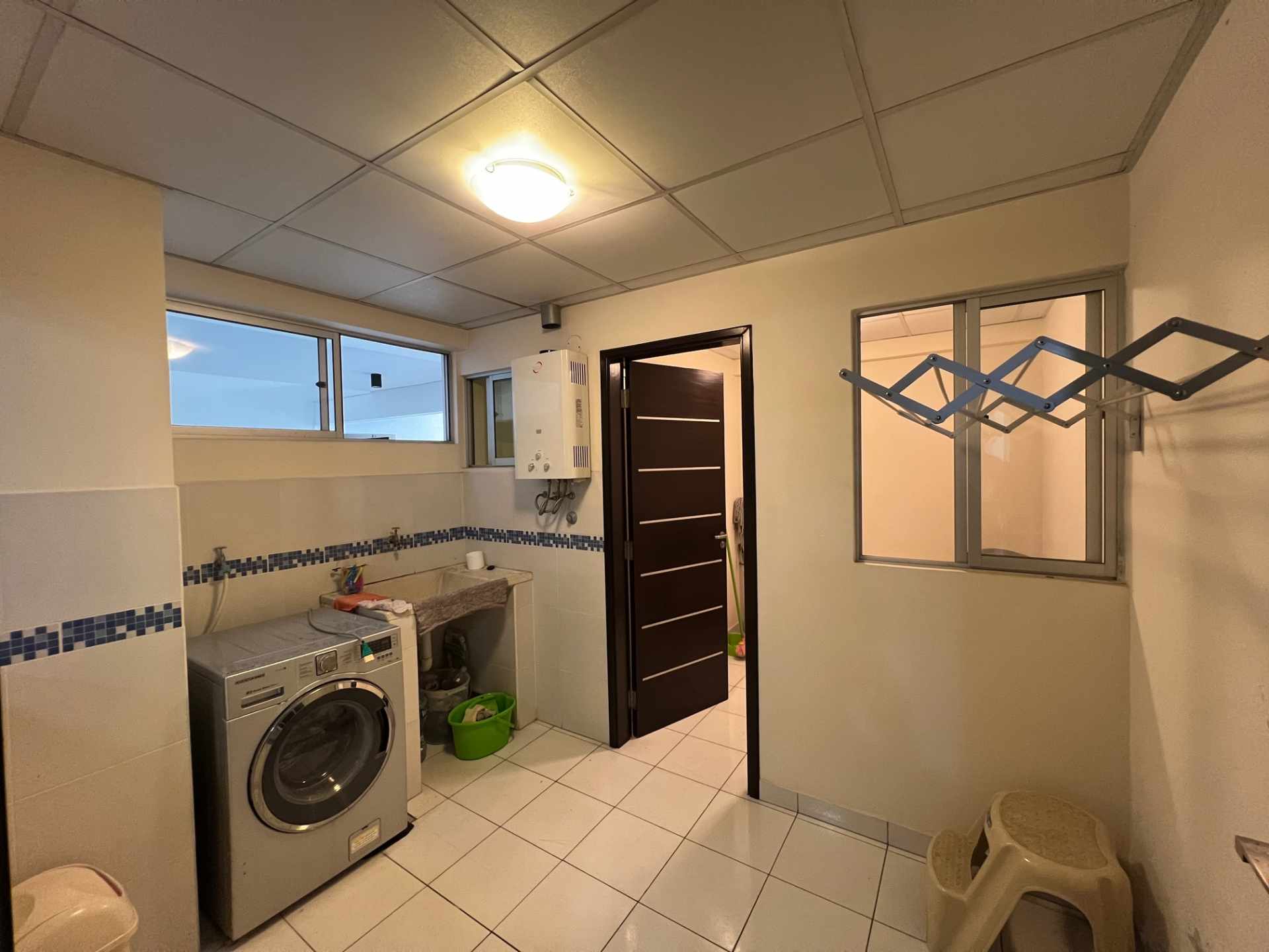 Departamento en AlquilerCondominio Punta del Este, C/Libertad y 2do. Anillo. Cerca de todo.  2 dormitorios 3 baños 1 parqueos Foto 7