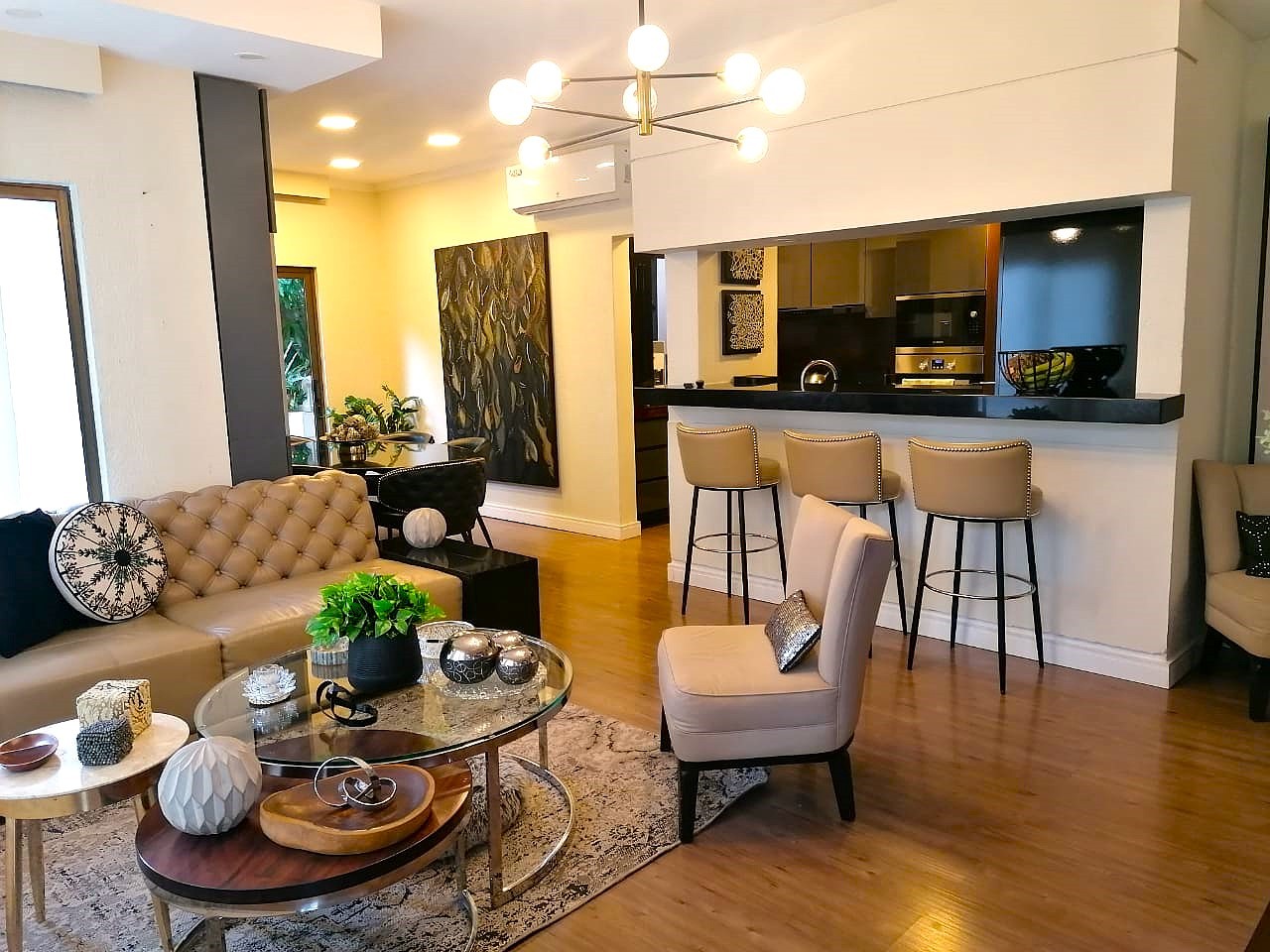 Departamento en VentaZona Av. Roca y Coronado 4° anillo 4 dormitorios 3 baños 2 parqueos Foto 1