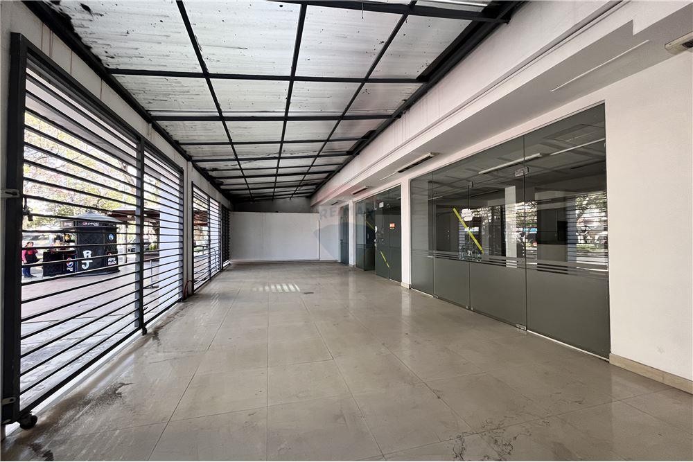 Local comercial en Noroeste en Cochabamba  2 baños  Foto 4