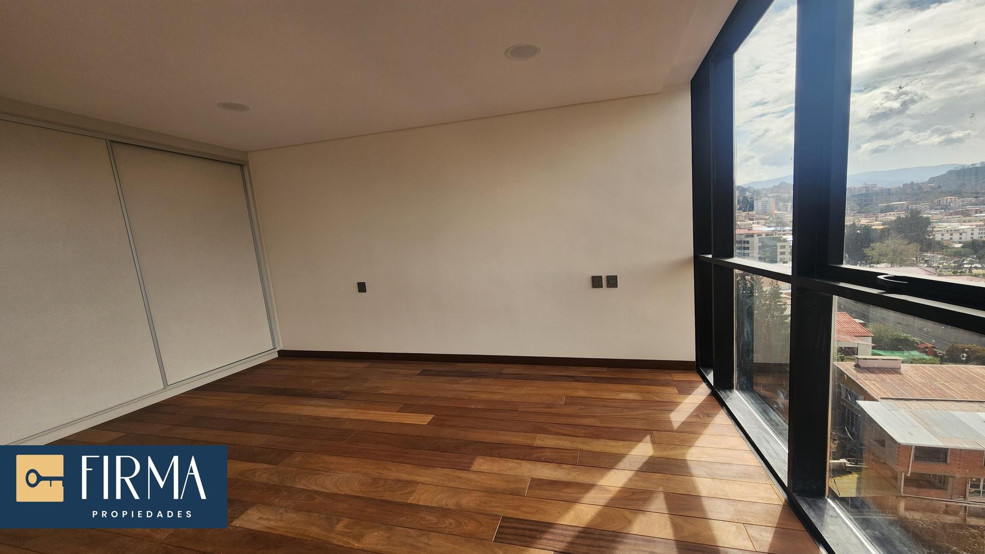 Departamento en VentaDEPARTAMENTO DUPLEX EN VENTA A ESTRENAR CON TERRAZA PRIVADA EN OBRAJES 4 dormitorios 5 baños 1 parqueos Foto 15