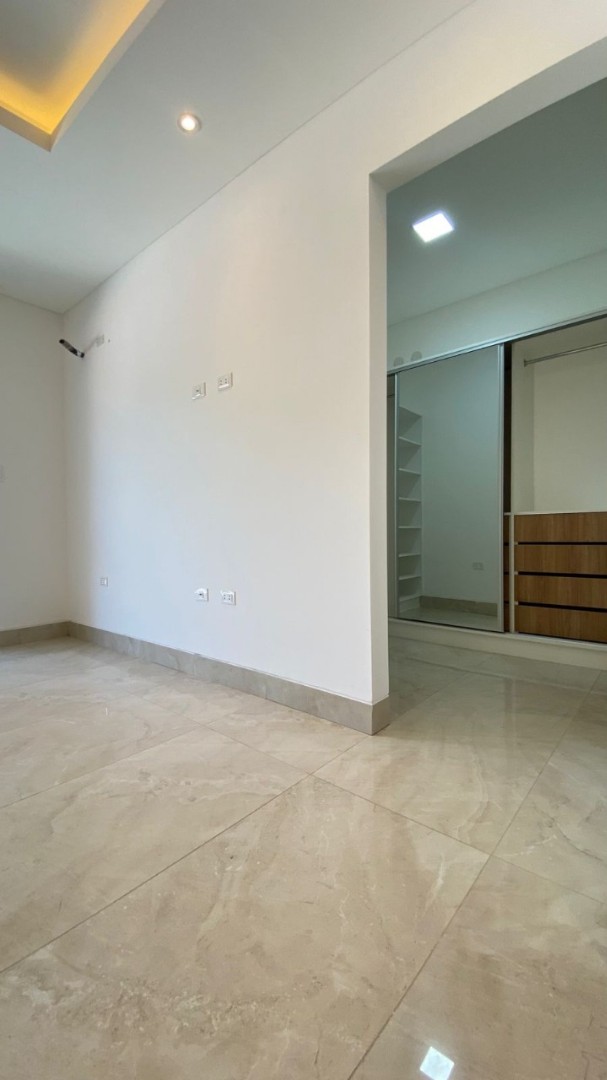 Casa en AlquilerZona Norte
Av. Beni entre 6tony 7mo anillo 3 dormitorios 3 baños 2 parqueos Foto 21