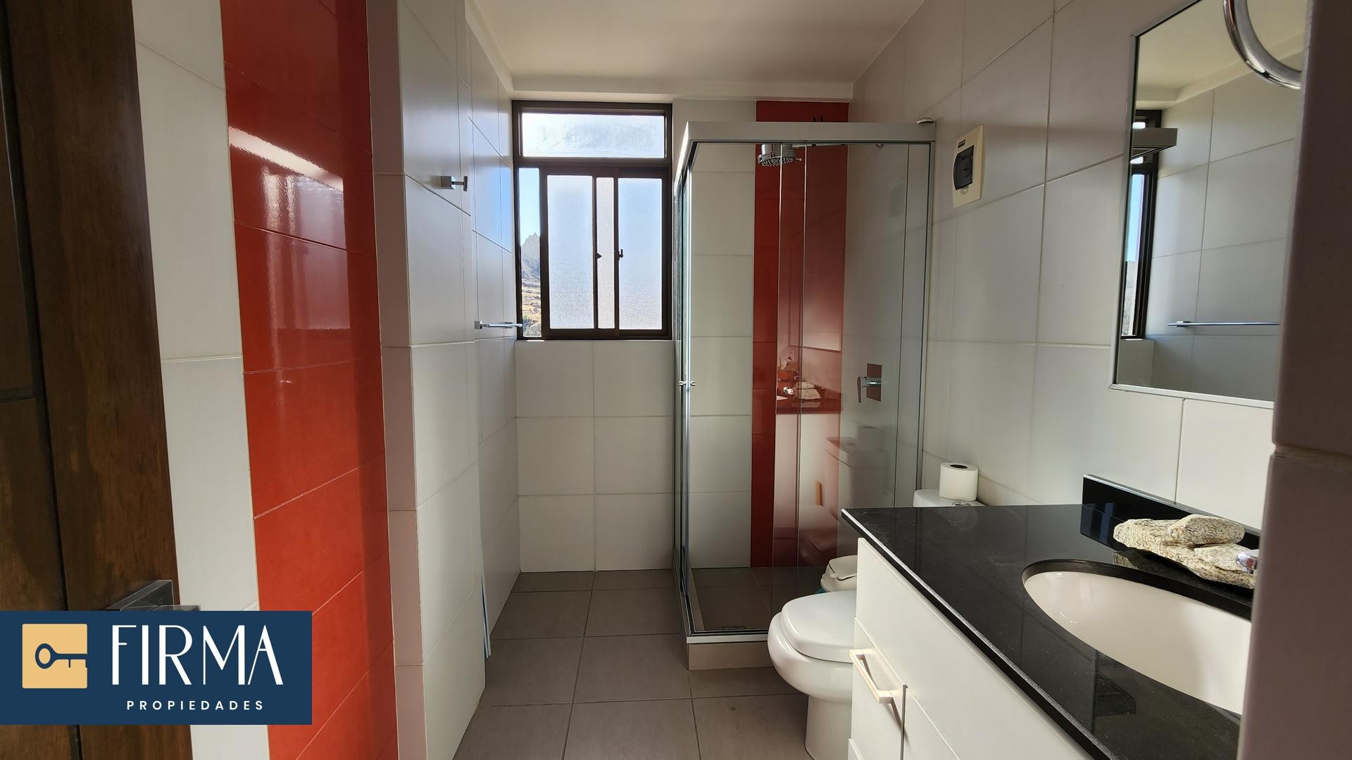Departamento en Achumani en La Paz 3 dormitorios 4 baños 1 parqueos Foto 11