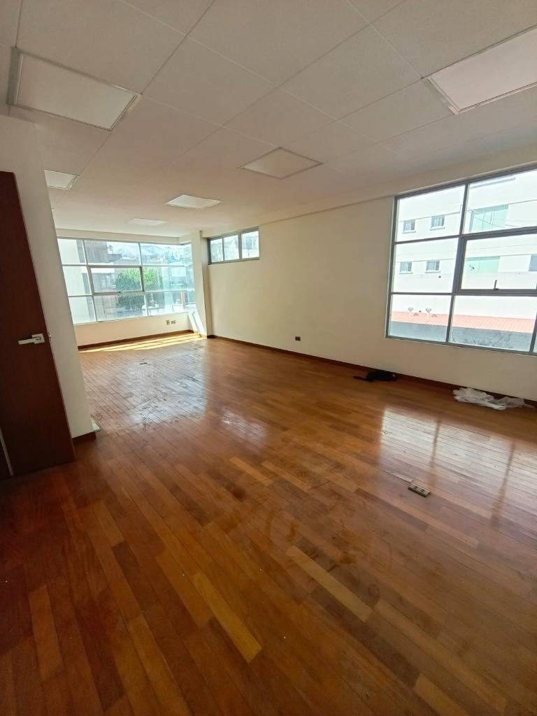 Oficina en AlquilerSAN MIGUEL,  AV. MONTENEGRO 1 dormitorios 1 baños  Foto 1