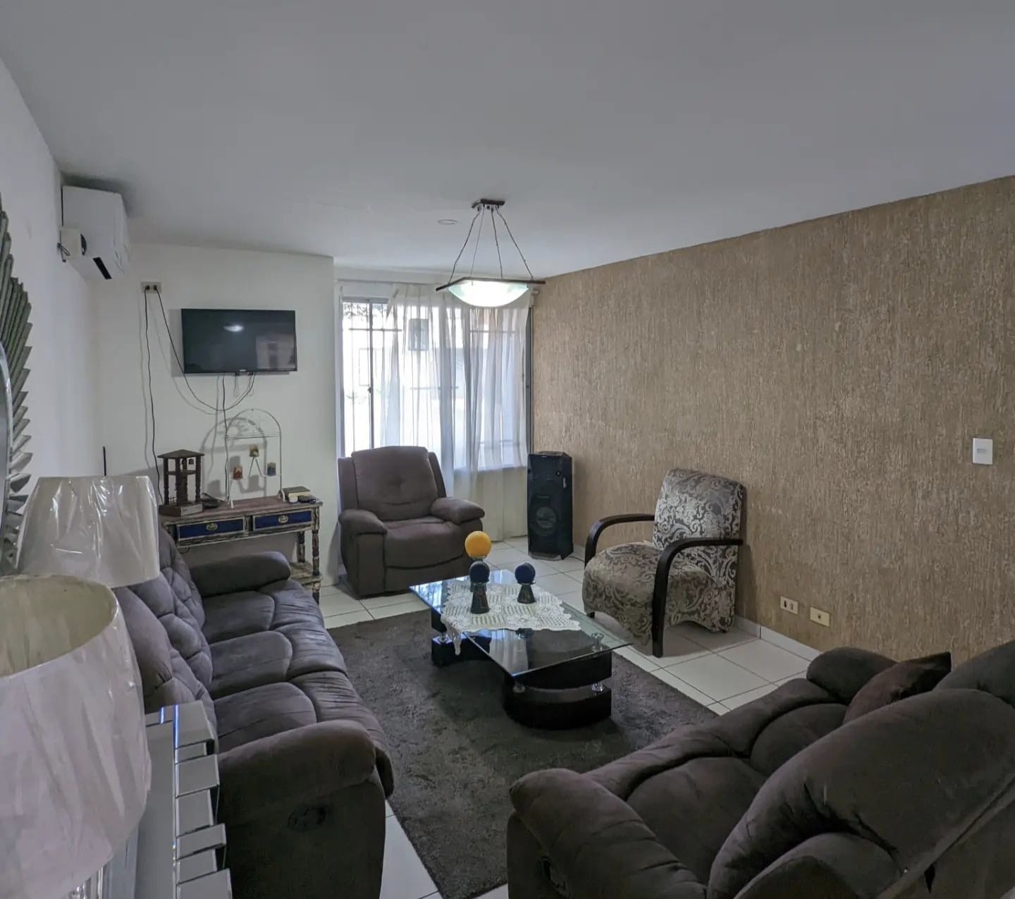 Casa en VentaAvenida Banzer, Quinto Anillo 4 dormitorios 3 baños 2 parqueos Foto 8