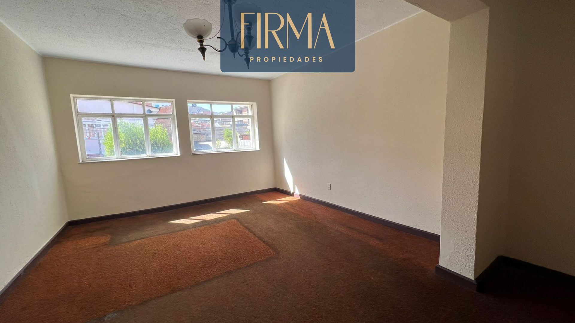 Casa en VentaCOMPRA ESTA CASA EN MIRAFLORES 8 dormitorios 5 baños 2 parqueos Foto 8