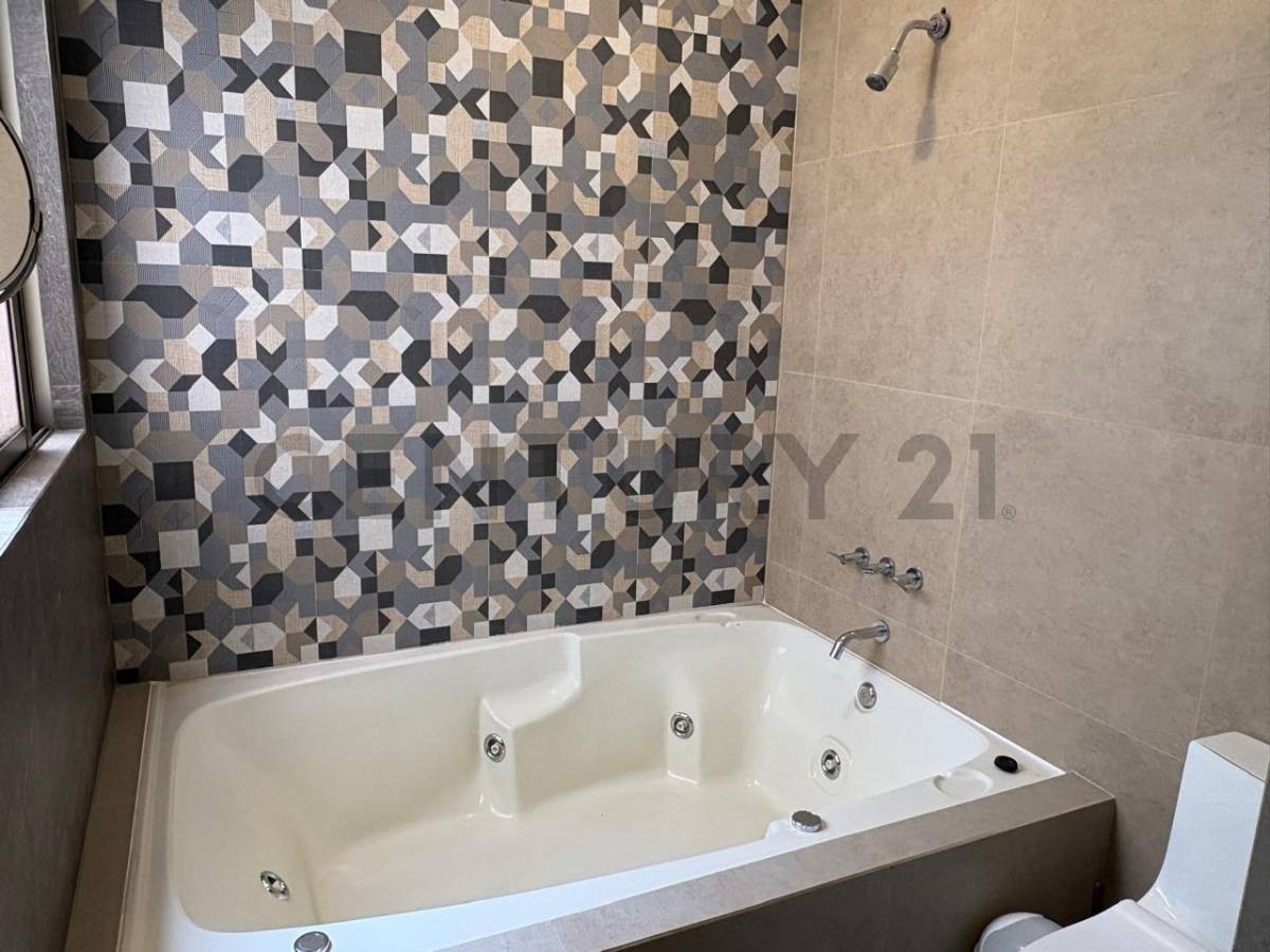 En Alquiler a $us 2,200 Foto 7