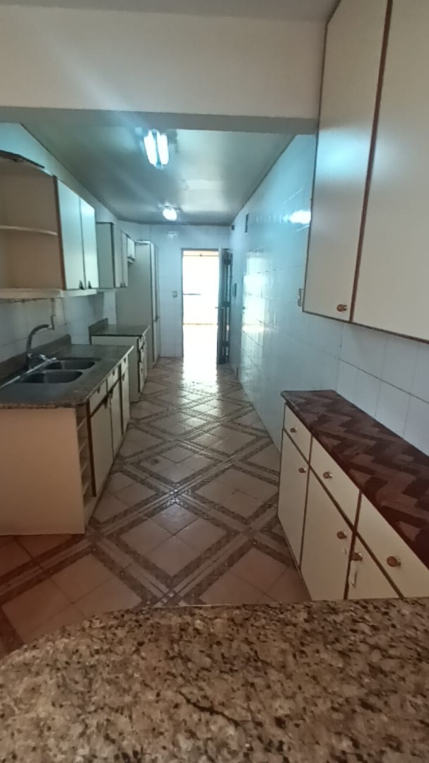 Departamento en AlquilerCota cota, Zona Sur La Paz 3 dormitorios 3 baños 1 parqueos Foto 5