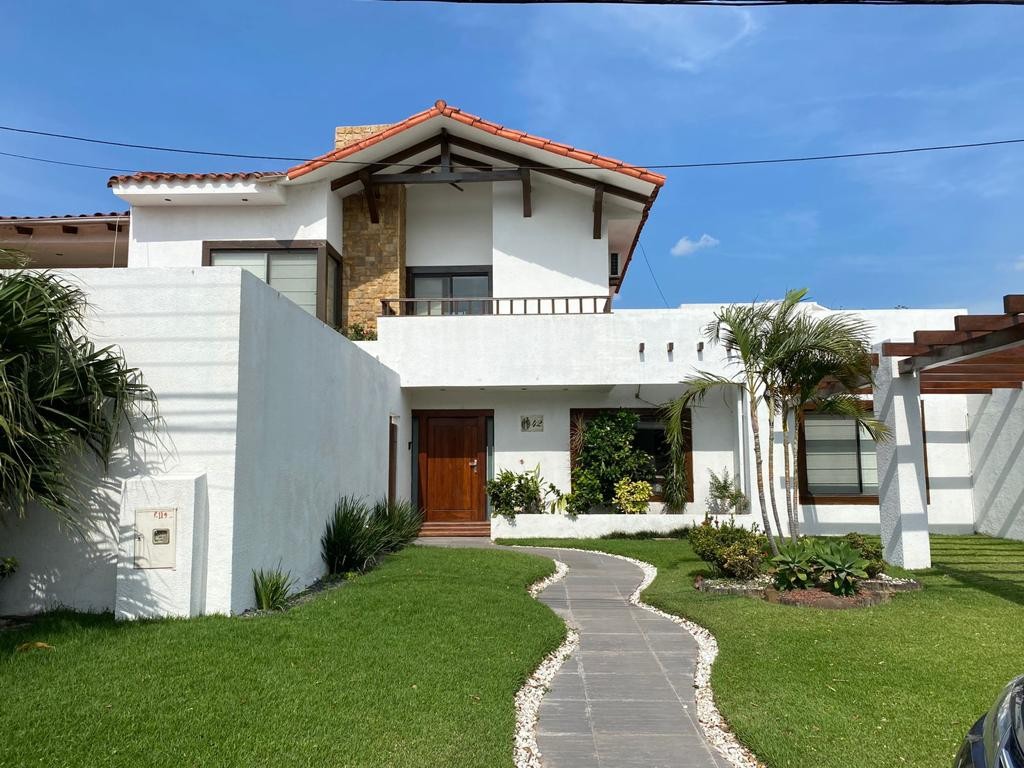 Casa en Entre 6to y 7mo anillo Este en Santa Cruz de la Sierra 4 dormitorios 5 baños 1 parqueos Foto 1