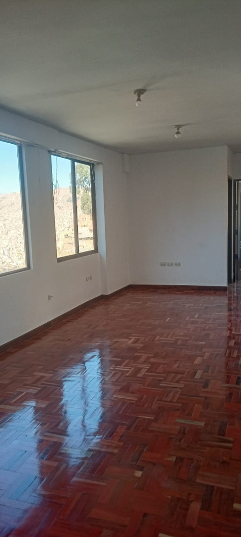 En Alquiler a Bs 1,800 Foto 2