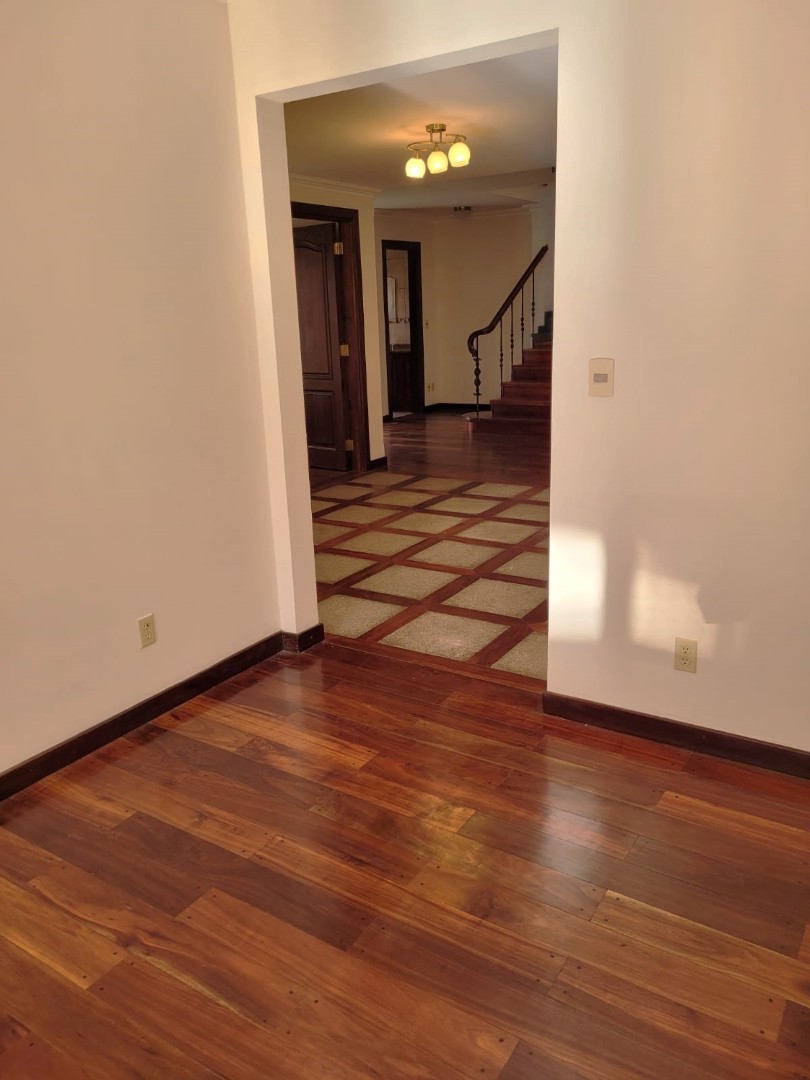 Casa en AlquilerAUQUISAMAÑA - ZONA SUR DE LA PAZ 4 dormitorios 5 baños 3 parqueos Foto 17