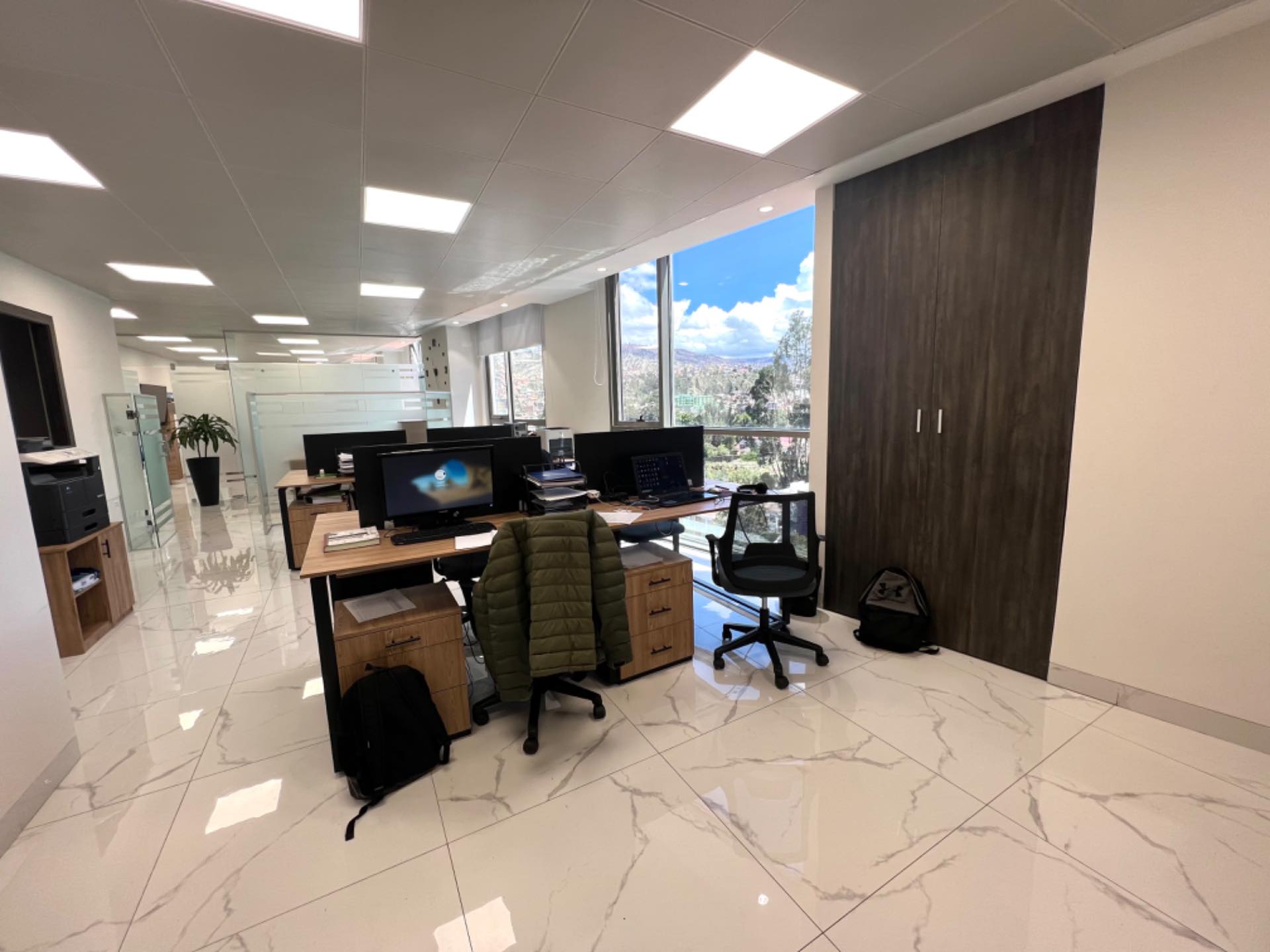 Oficina en Calacoto en La Paz 2 dormitorios 2 baños  Foto 9