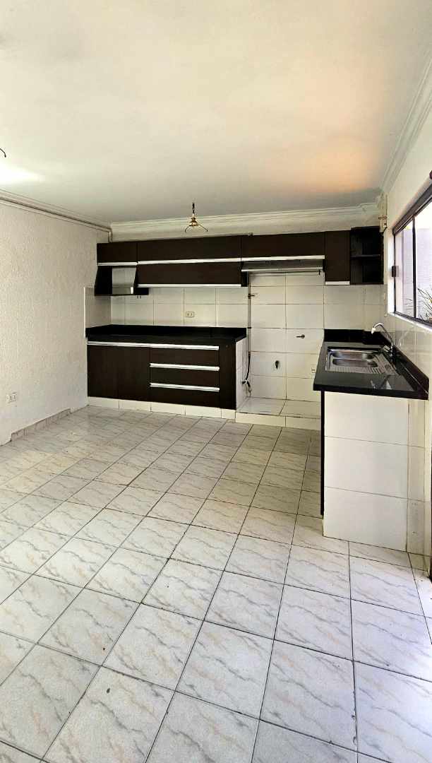 Casa Av. Roca Coronado 3er anillo- frente a la Feria exposición  Foto 10