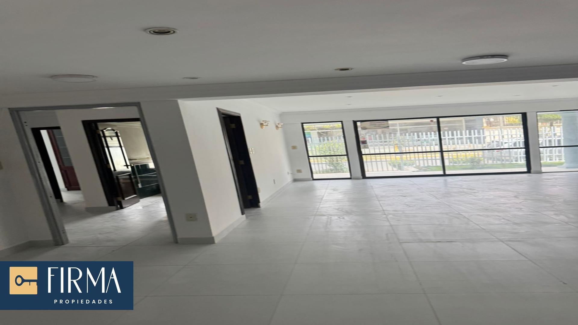 Oficina en AlquilerOFICINA EN ALQUILER, CALLE 21 DE CALACOTO EN PLANTA BAJA A LA CALLE Foto 3