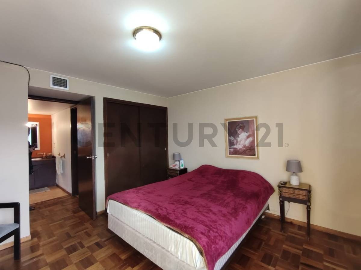 Departamento en San Jorge en La Paz 2 dormitorios 3 baños 1 parqueos Foto 8