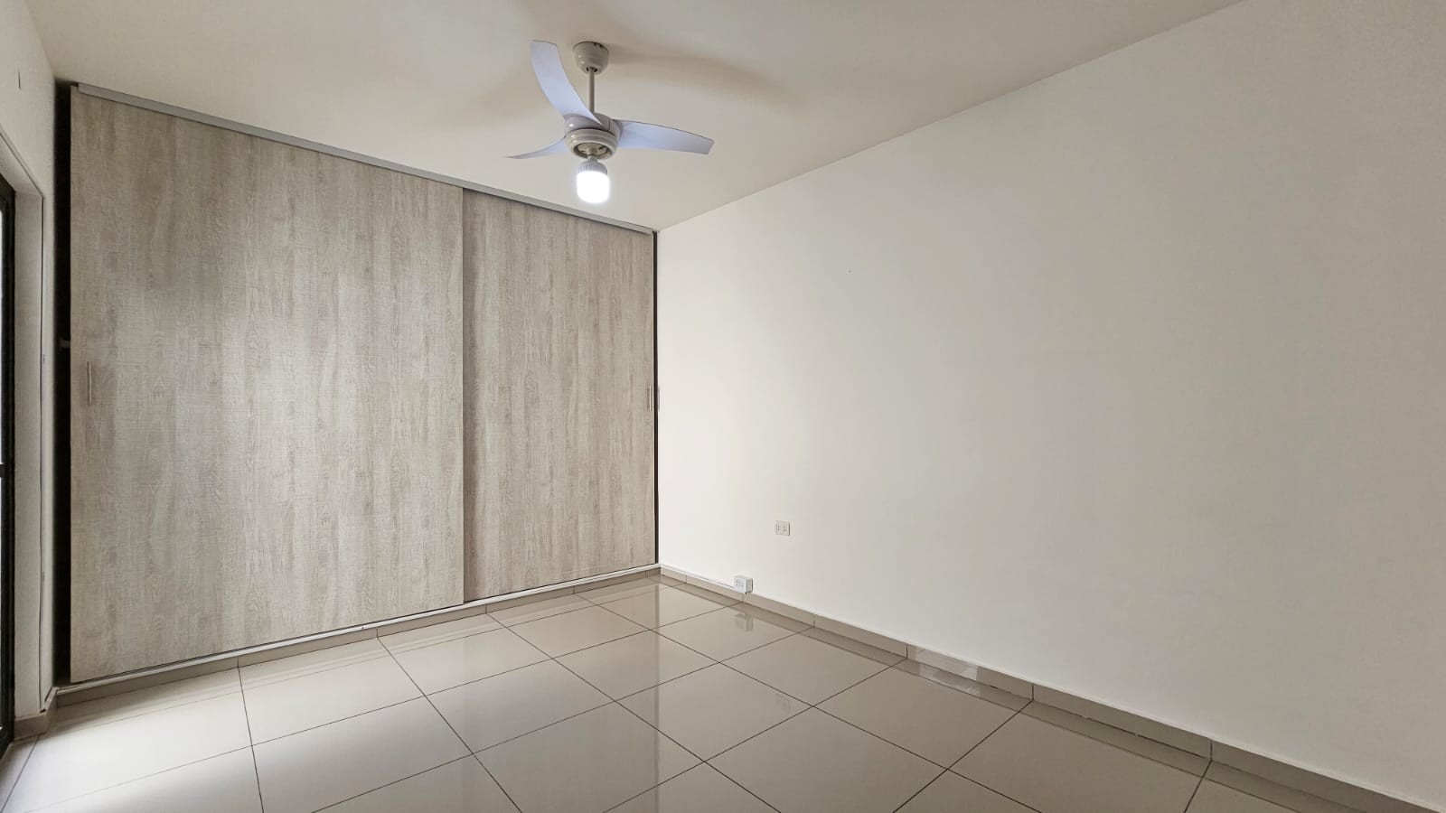Casa En el Urubo hermosa casa de 1 planta de 2 dorm + escritorio Foto 10