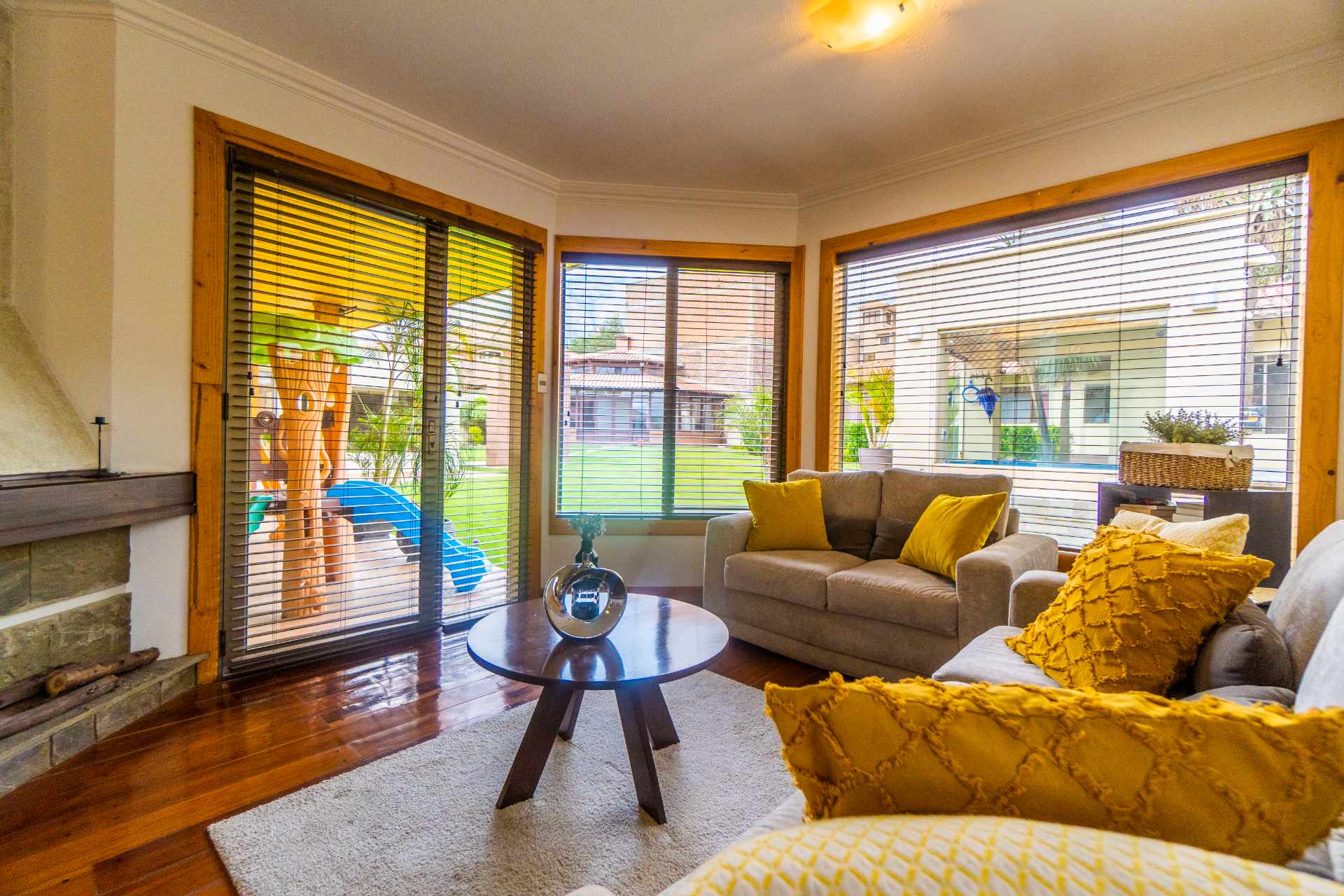 Casa en VentaFABULOSA PROPIEDAD E VENTA ZOBRE CALLE CARACOL ZONA TROJES Foto 2