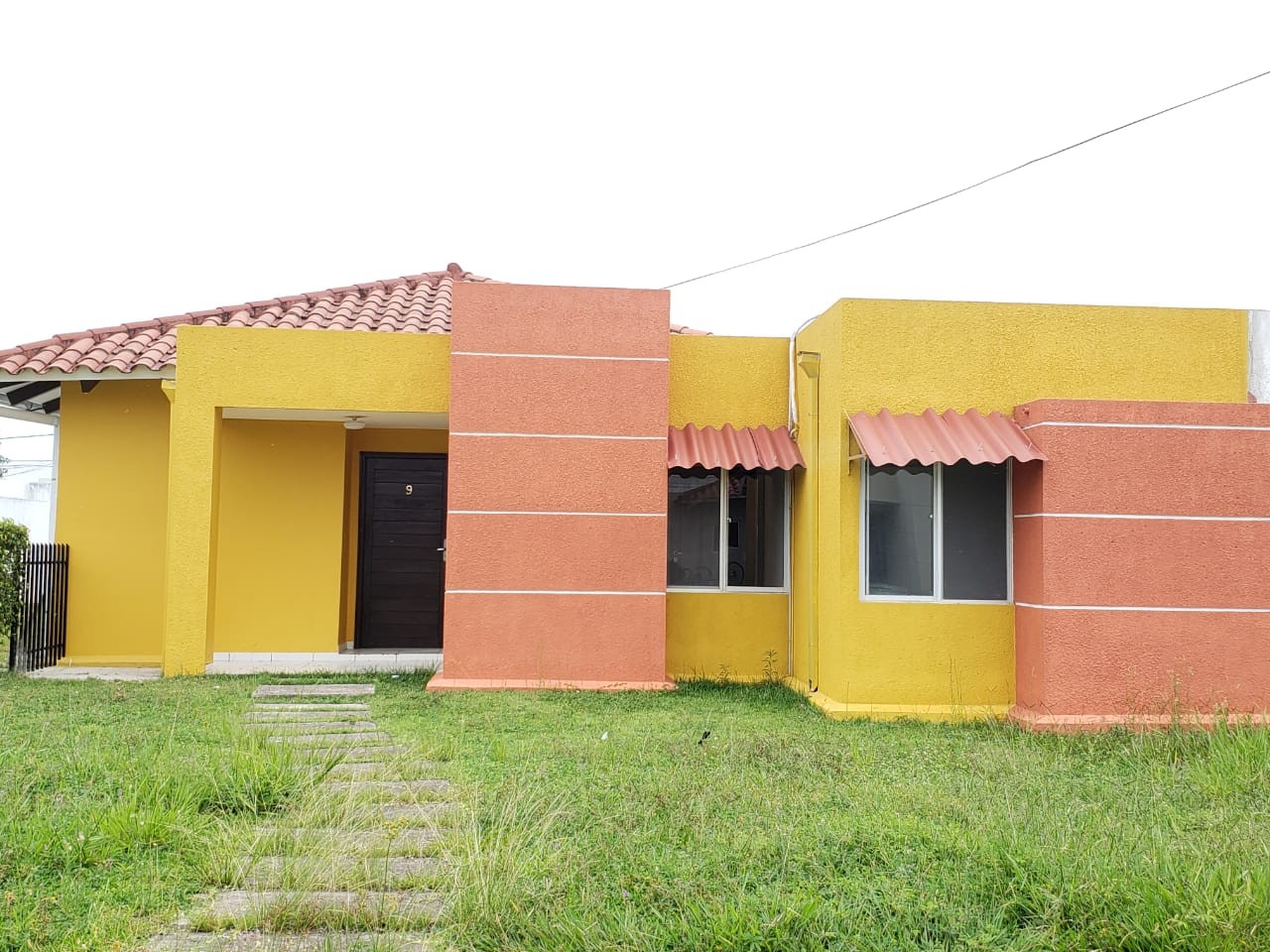 Casa en VentaZona del Urubó, condominio Santa Cruz de la Colina Foto 1
