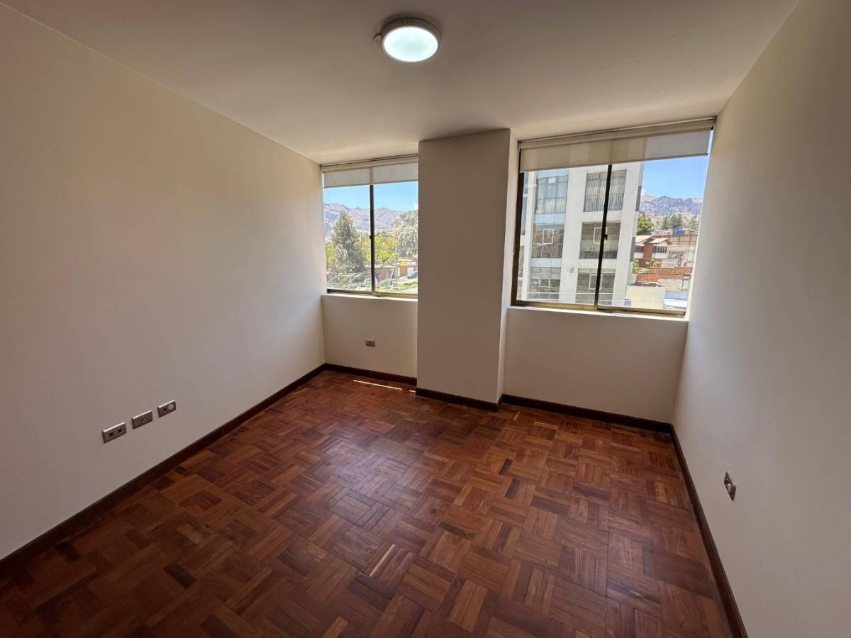 Departamento en Venta
EN VENTA – DEPARTAMENTO DE 3 DORMITORIOS EN AV. BALLIVIÁN Y CALLE 25 3 dormitorios 3 baños 1 parqueos Foto 14
