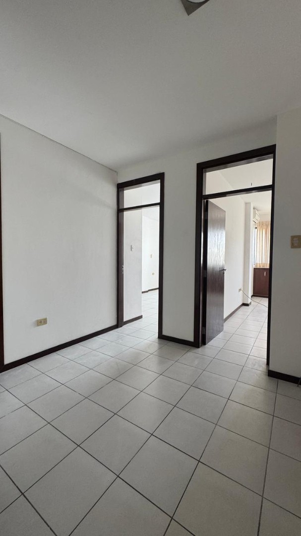 En Alquiler a $us 700 Foto 3