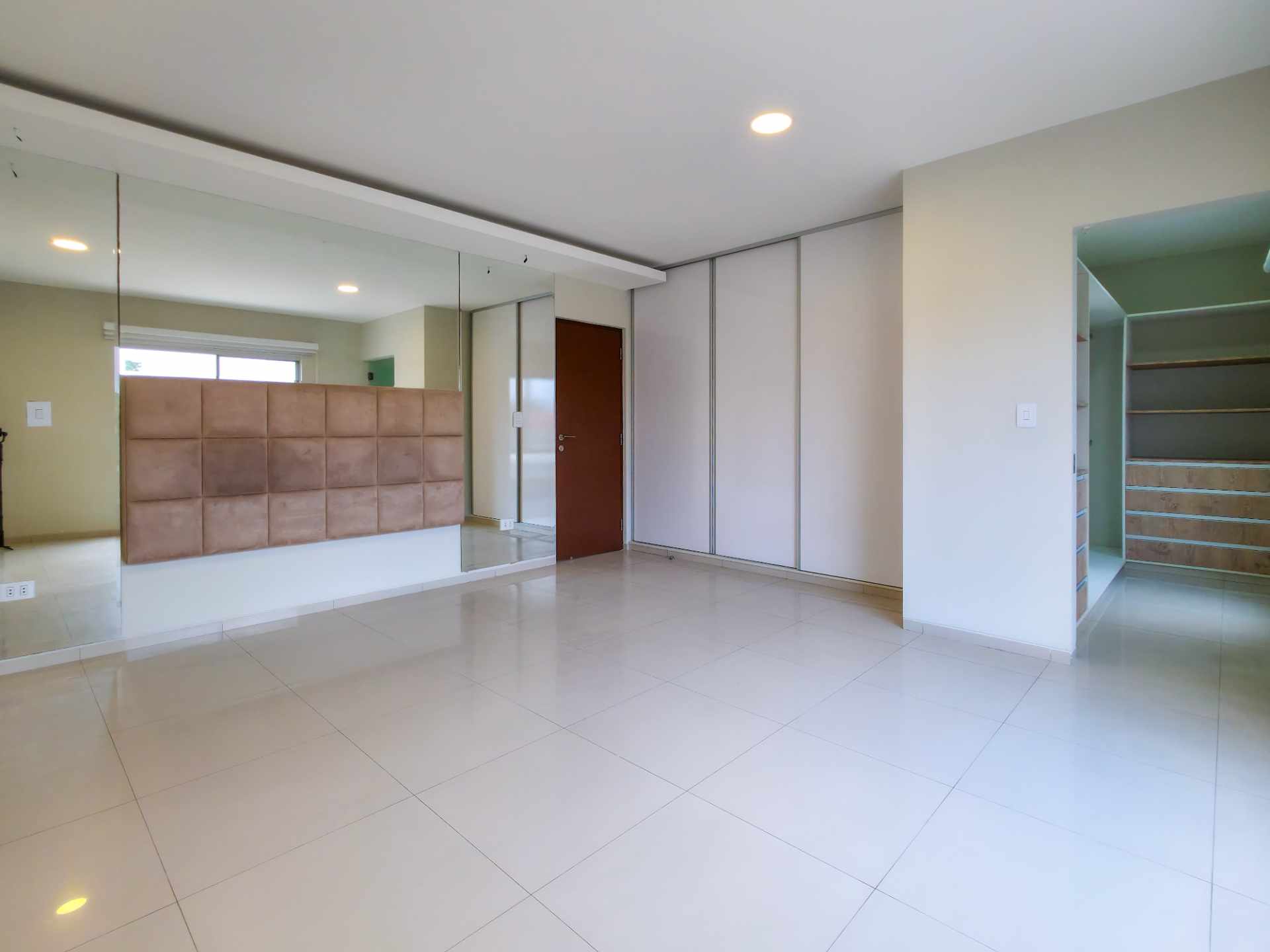 Casa en VentaAv Pirai 6to anillo Condominio Palma mallorca 4 dormitorios 4 baños 4 parqueos Foto 17