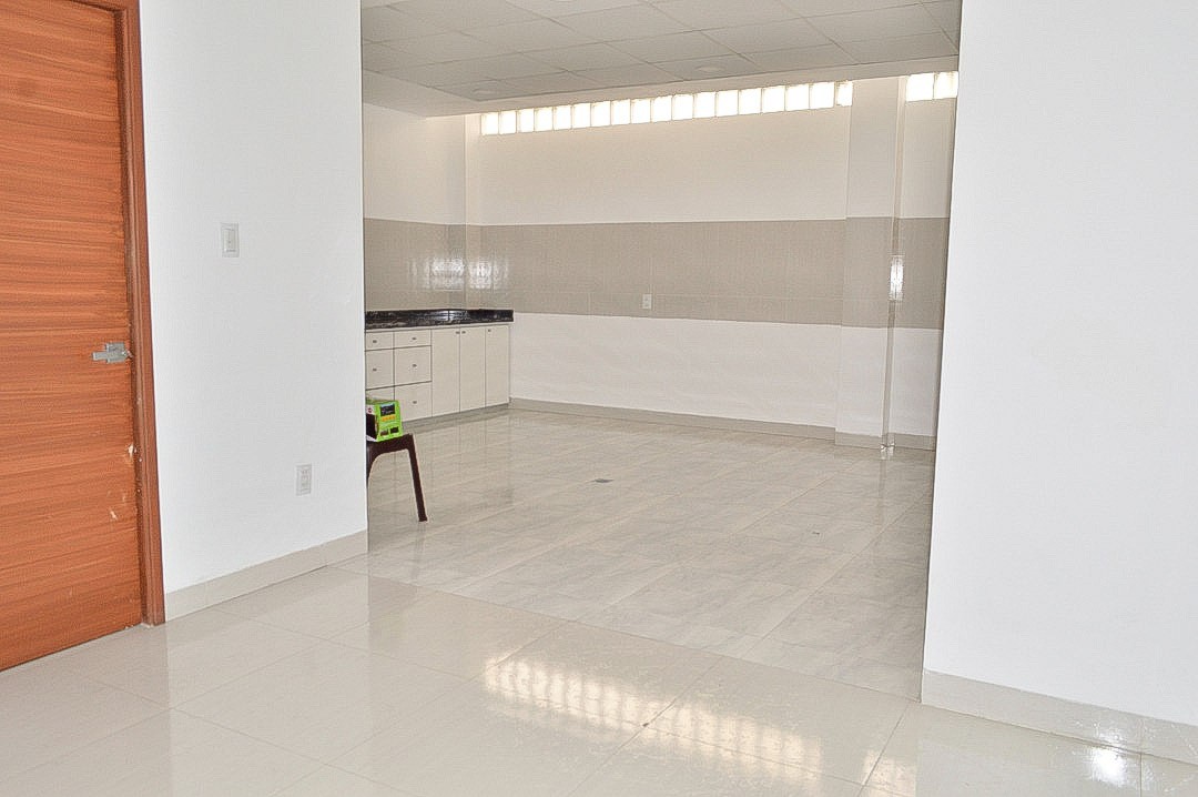 Oficina en Venta<b>OFICINA EN VENTA DE 185 M2. EN LA AVENIDA 6 DE AGOSTO</b> Foto 4