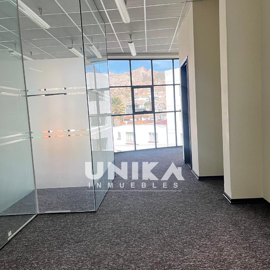 Oficina en Alquiler🏢 EN ALQUILER ELEGANTE Y CÓMODA OFICINA EN CALACOTO 2 dormitorios 1 baños 1 parqueos Foto 9