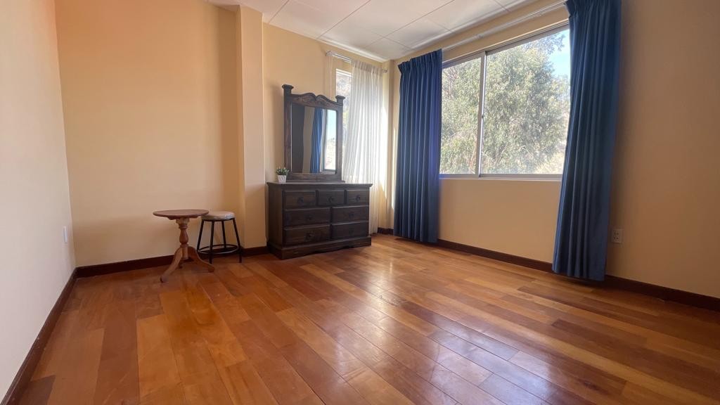 Departamento en AlquilerDEPARTAMENTO DUPLEX EN ALQUILER EN IRPAVI 4 dormitorios 5 baños 1 parqueos Foto 11