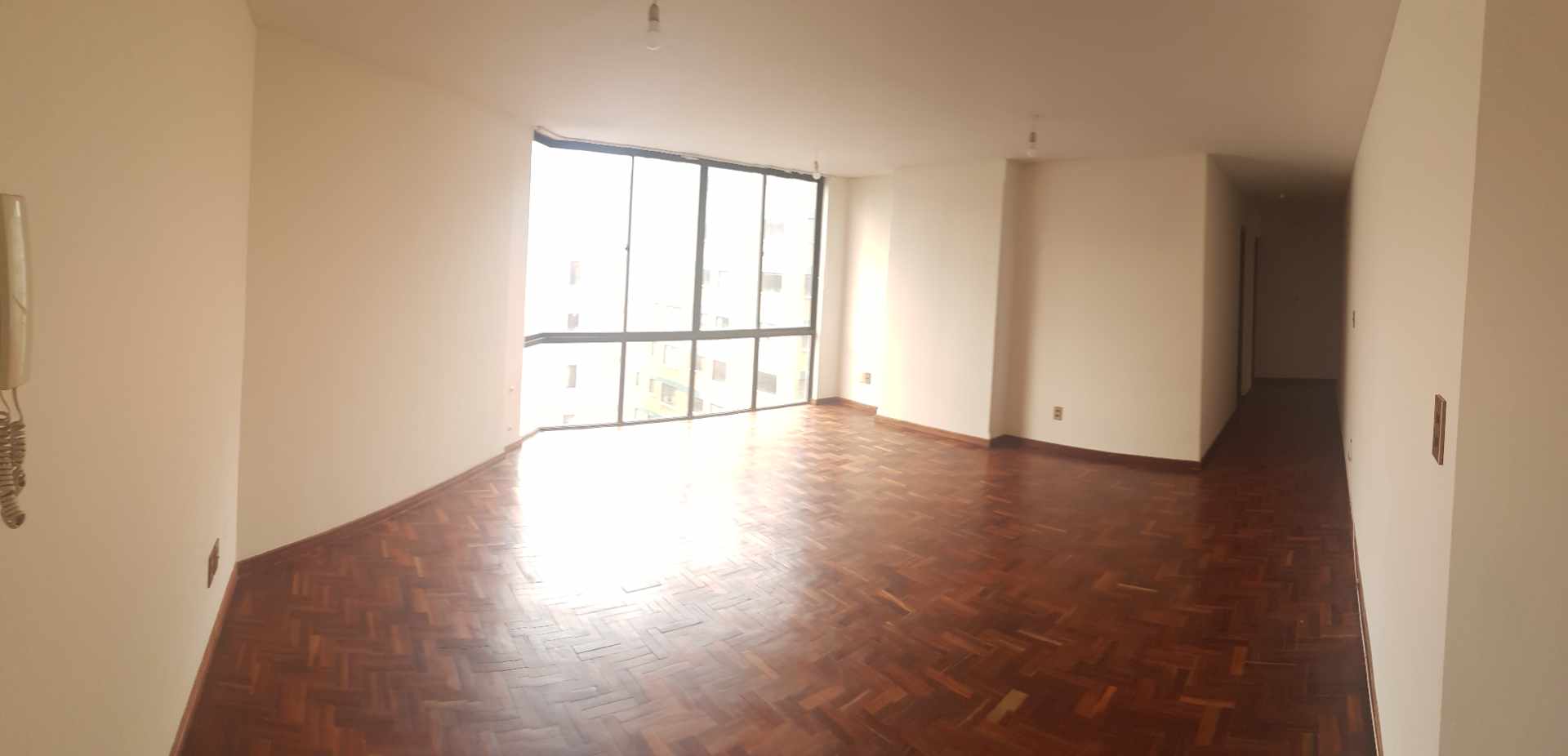 Departamento en Miraflores en La Paz 4 dormitorios 4 baños 1 parqueos Foto 3