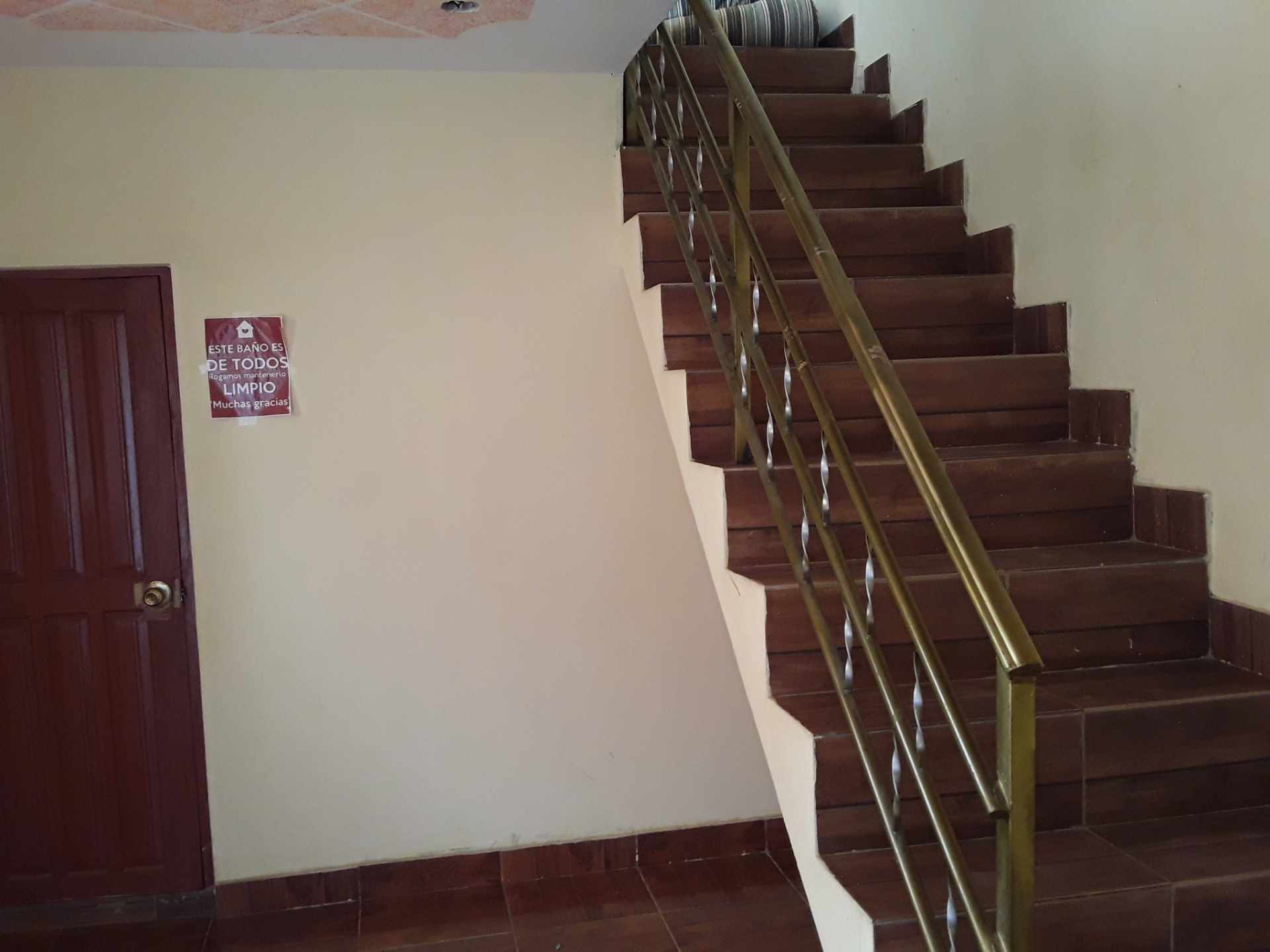 Casa en VentaSebastian Barba de Padilla y Encinas Nieto. Cerca YPFB 6 dormitorios 4 baños  Foto 20