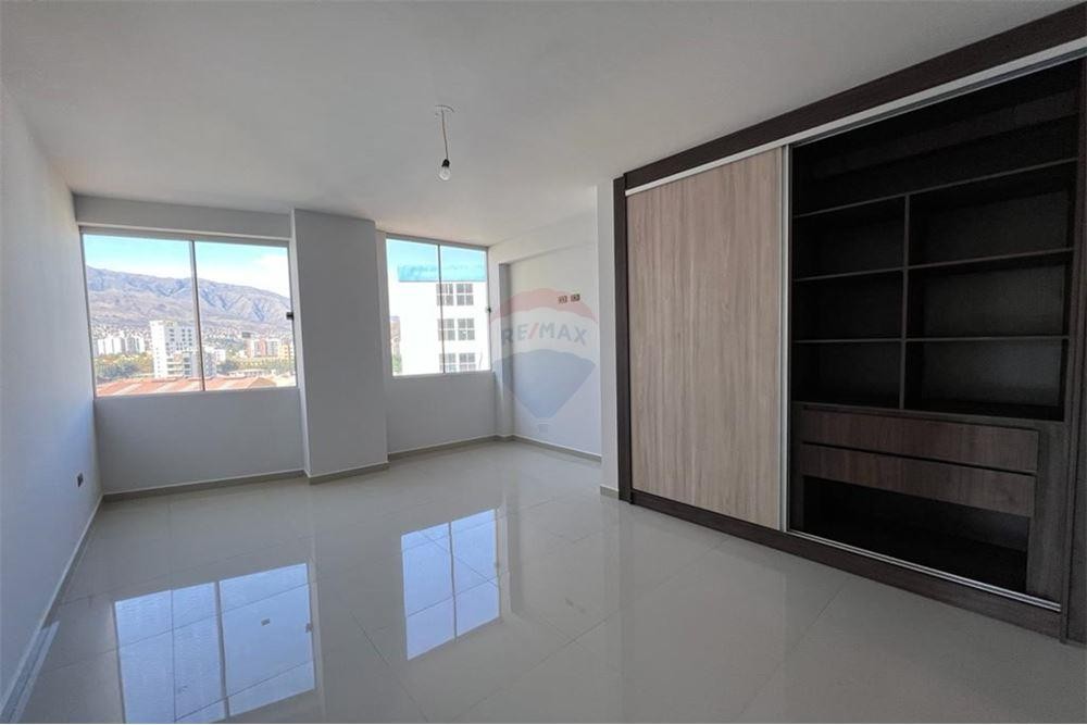 Departamento en VentaAv. Salamanca - Edificio Torre Manhattan 3 dormitorios 2 baños 1 parqueos Foto 4