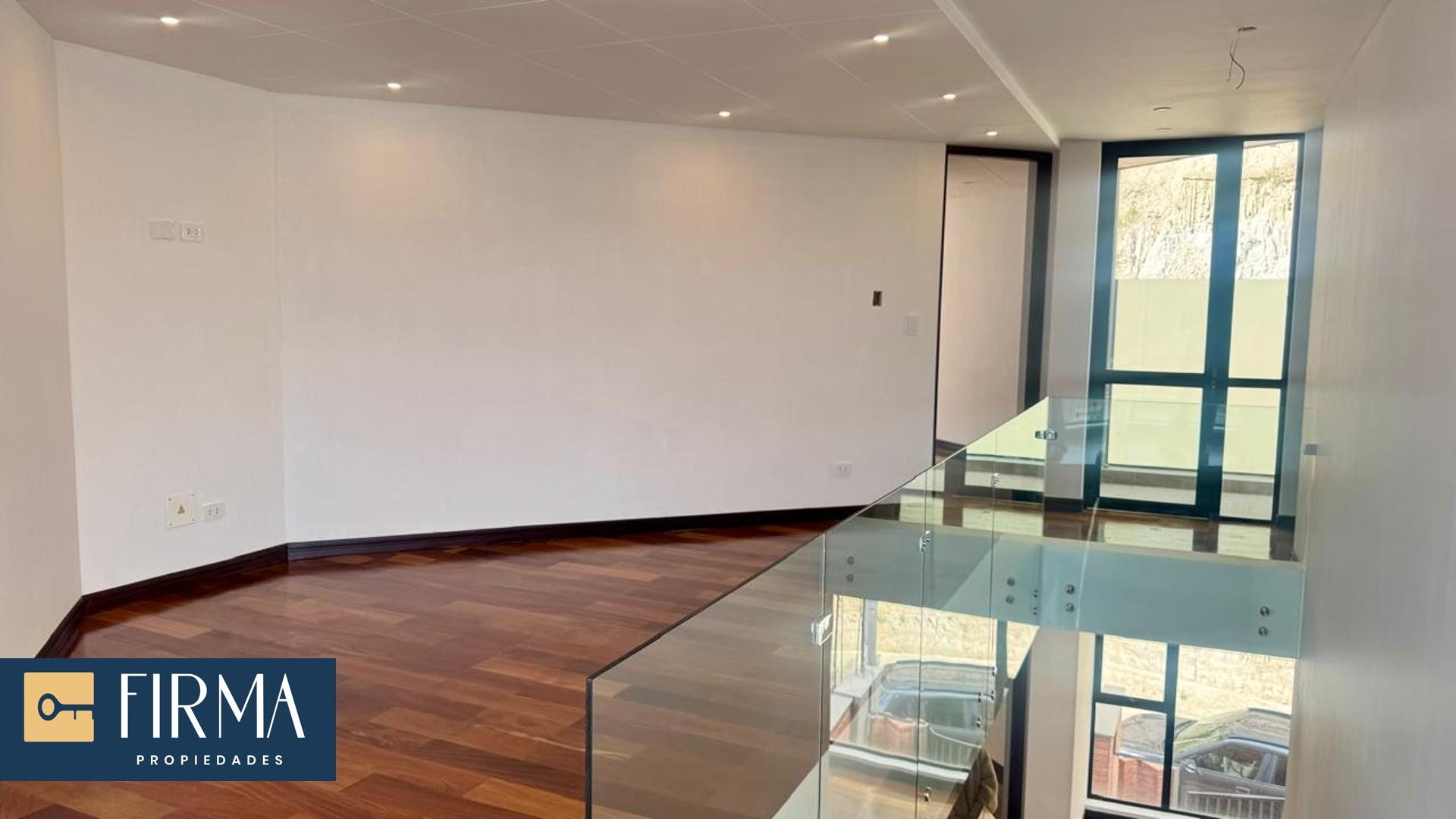 Casa en Achumani en La Paz 4 dormitorios 6 baños 2 parqueos Foto 5