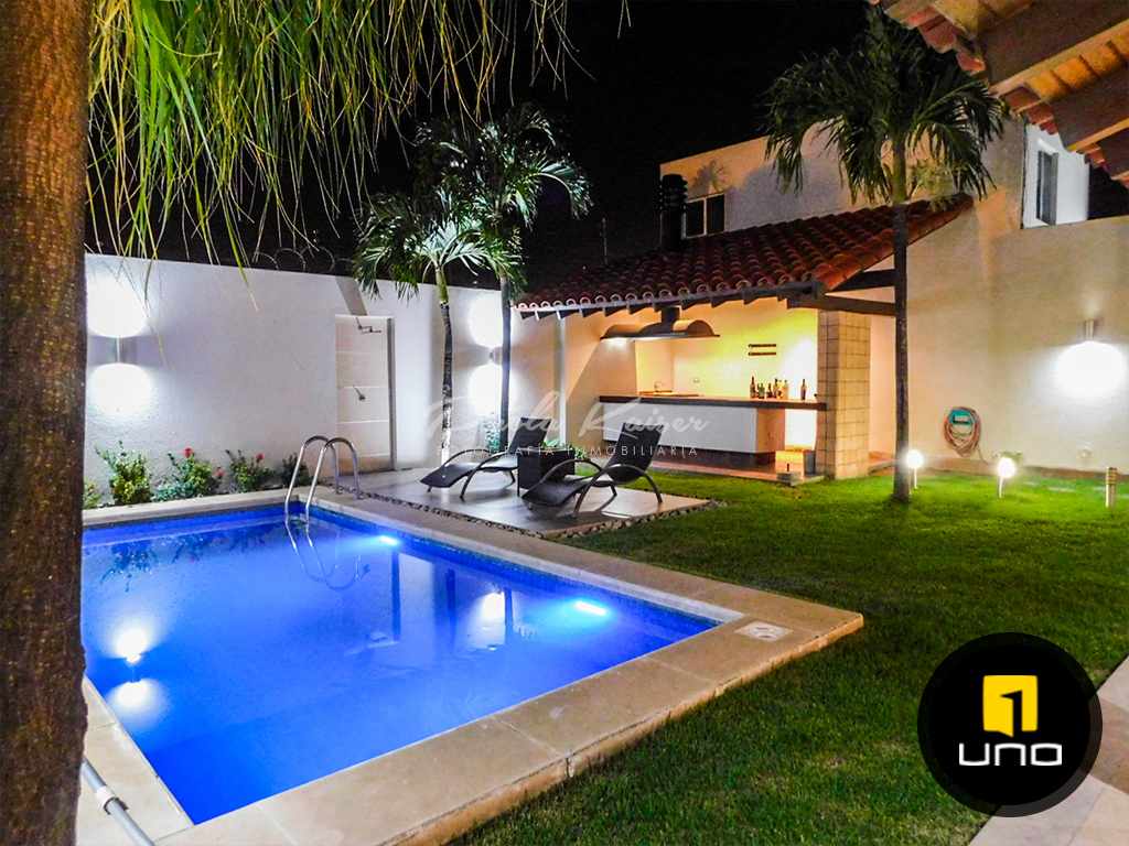 Casa en VentaHermosa casa con piscina en venta, Condominio la Hacienda 4 dormitorios 6 baños 4 parqueos Foto 3
