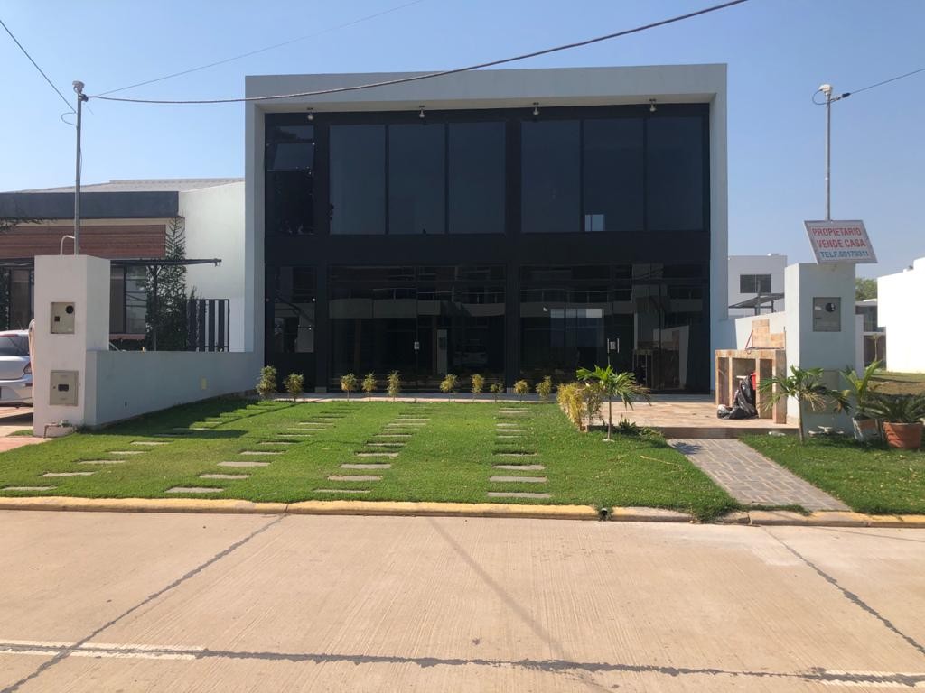 Casa en VentaCondomonio Valle Norte 2 Av. Banzer 8vo anillo 4 dormitorios 3 baños 2 parqueos Foto 1