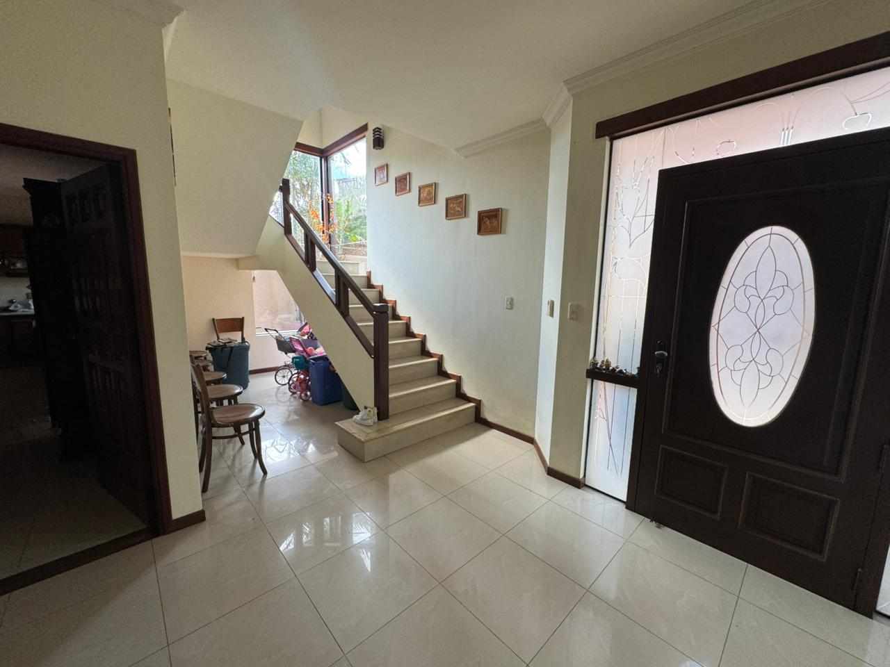 Casa en Entre 4to y 5to anillo Norte en Santa Cruz de la Sierra 3 dormitorios 3 baños 4 parqueos Foto 9