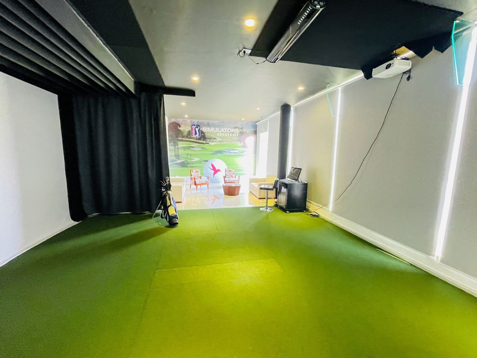 Casa en VentaVenta de casa tipo Town House Condominio Jardines del Norte V
( 8 vo anillo y Banzer , zona Norte) Foto 2