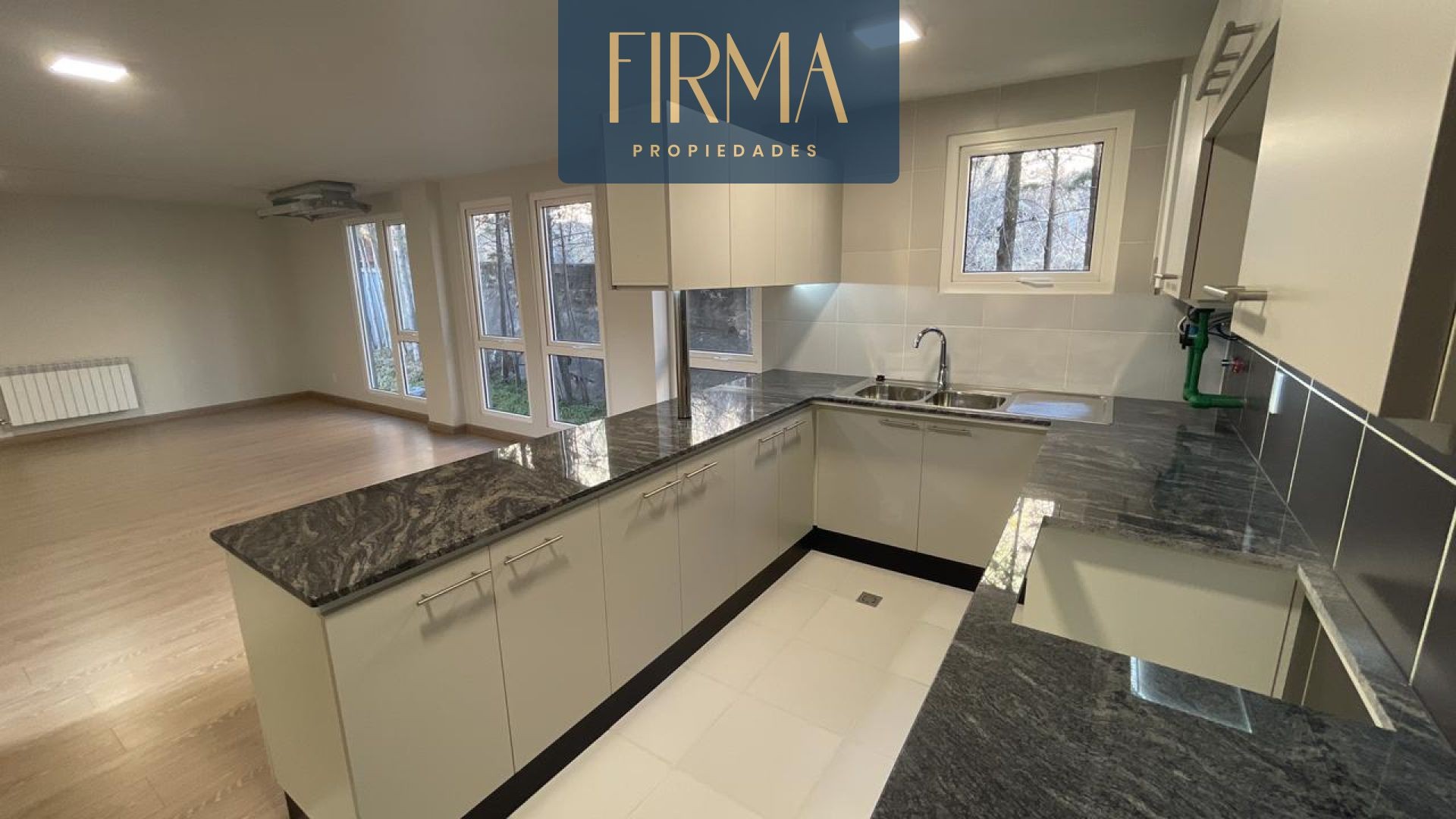 Departamento en Achumani en La Paz 2 dormitorios 3 baños 1 parqueos Foto 4