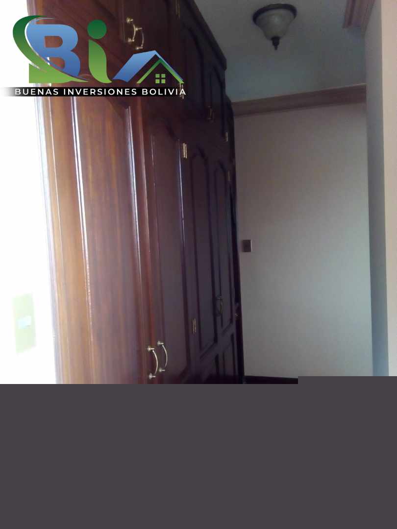 En Alquiler a $us 1,280 Foto 7