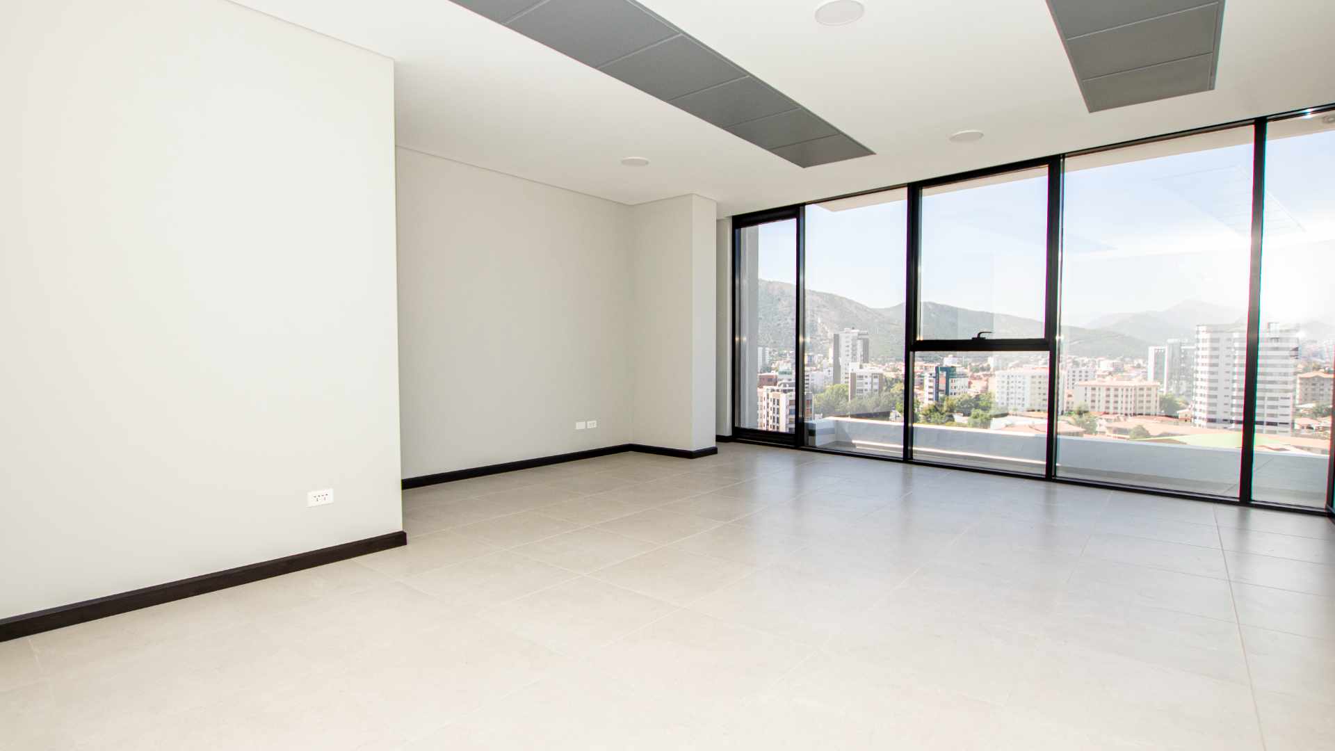 Oficina Plazuela Quintanilla - Av Papa Paulo Foto 3