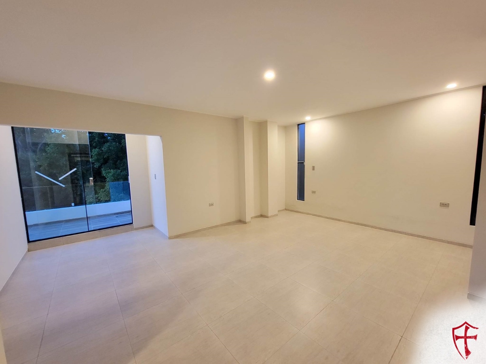 Casa en Urubó en Santa Cruz de la Sierra 5 dormitorios 6 baños 4 parqueos Foto 9