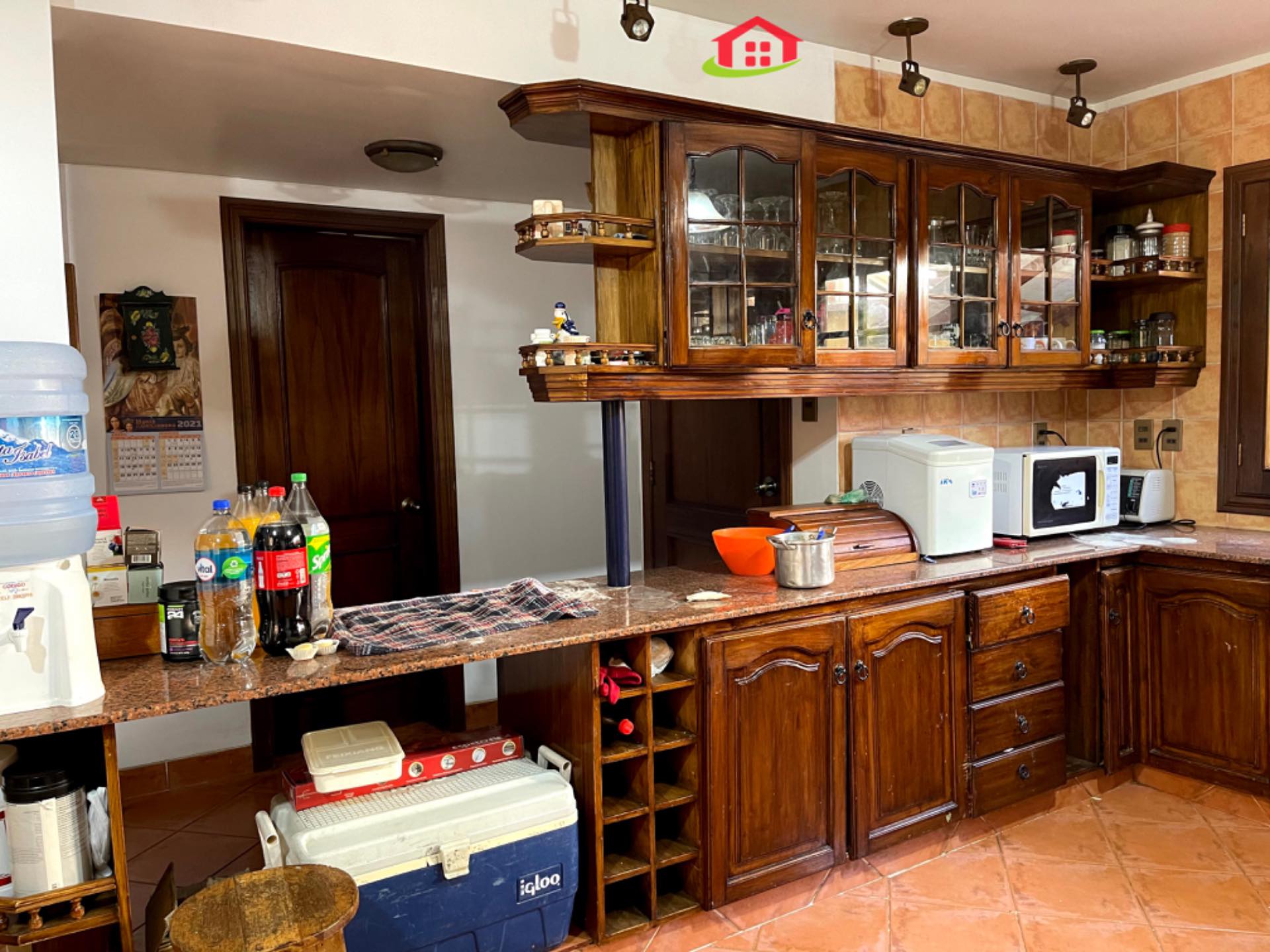 Casa en AlquilerAchumani calle 38 5 dormitorios 6 baños 3 parqueos Foto 8