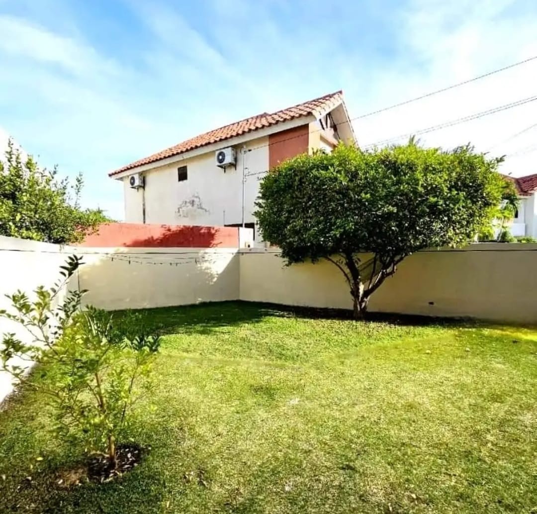 Casa en VentaZONA DEL REMANSO NORTE CASA EN VENTA EN ESQUINA 4 dormitorios 4 baños 2 parqueos Foto 17