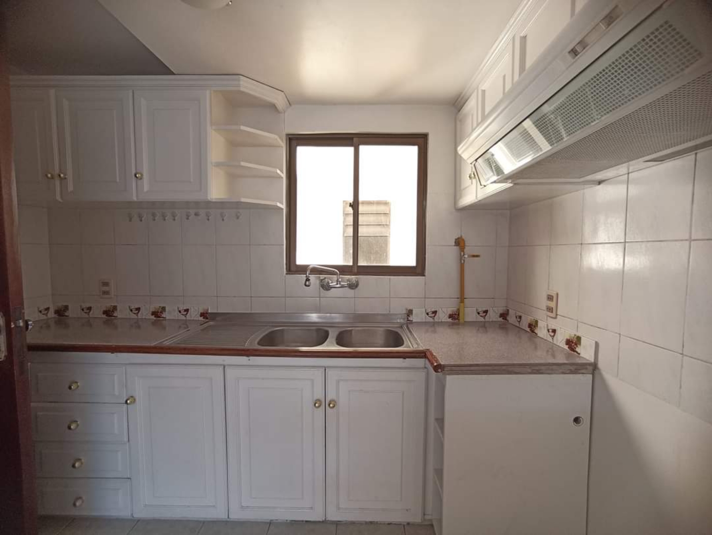 Departamento en Cota Cota en La Paz 3 dormitorios 4 baños 1 parqueos Foto 4