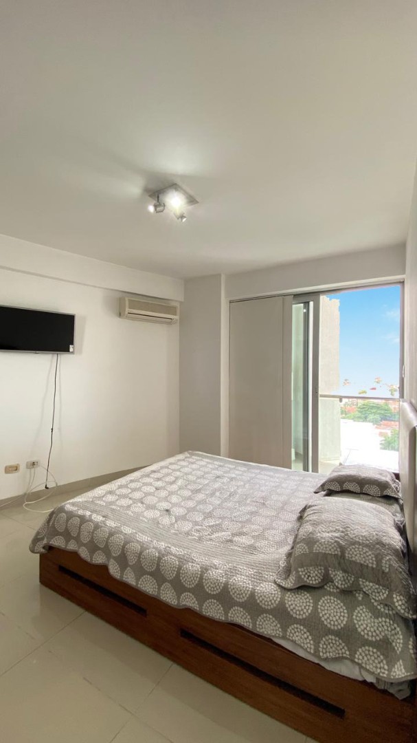 Departamento en AlquilerZONA CENTRO SUR
Condominio Zafiro
Calle Potosí esq. Saavedra 2 dormitorios 2 baños 1 parqueos Foto 13
