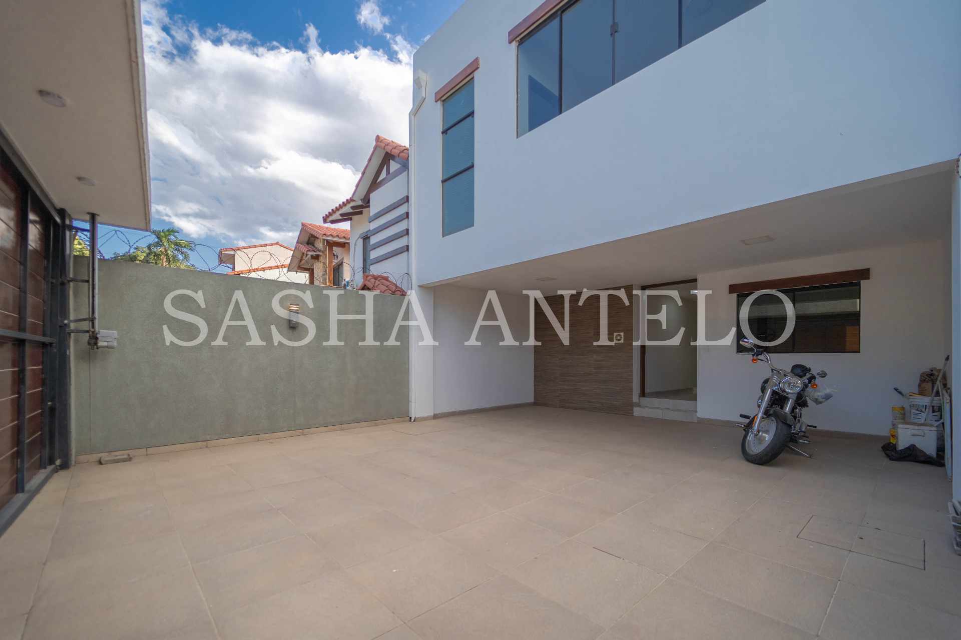 Casa en VentaCASA EN VENTA - 5° ANILLO ZONA NORTE BANZER 6 dormitorios 4 baños 3 parqueos Foto 23