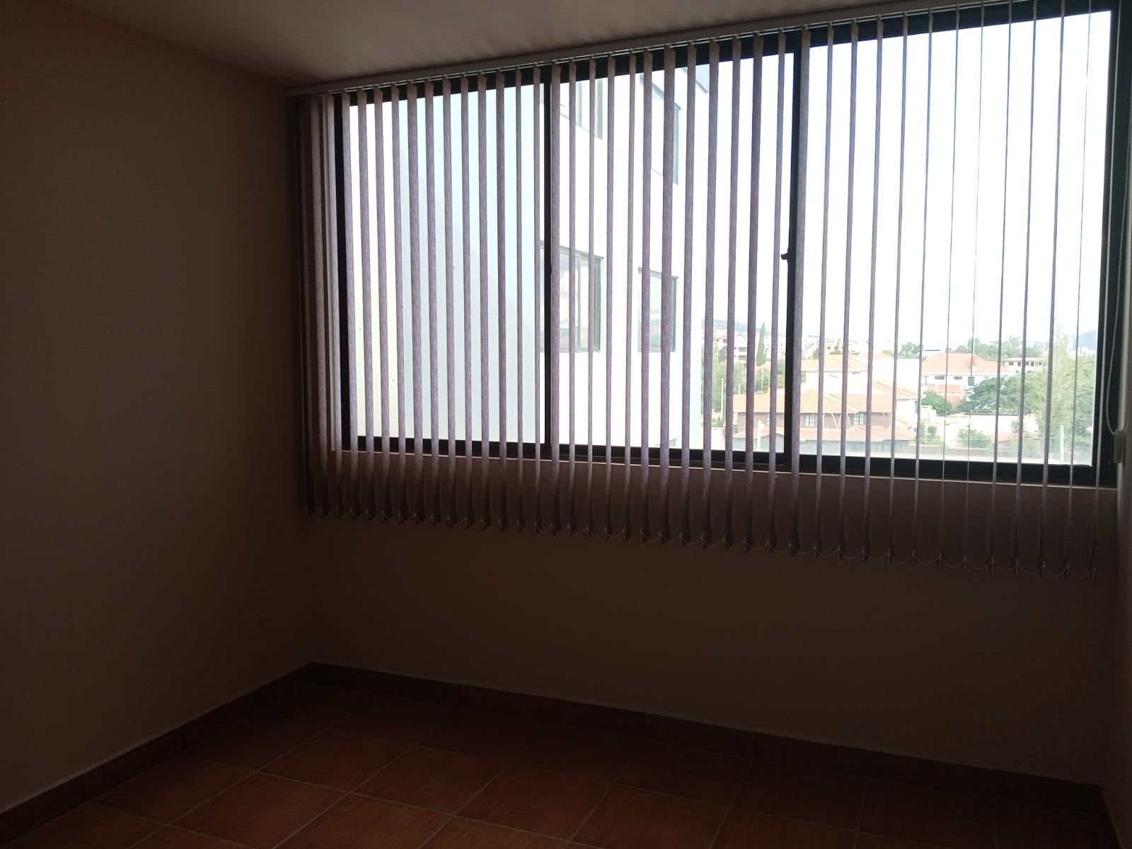 Departamento BS.2000.- DEPARTAMENTO 3DOR+ GARAJE + EXPENSAS INM. TIQUIPAYA UNIVALLE Foto 3