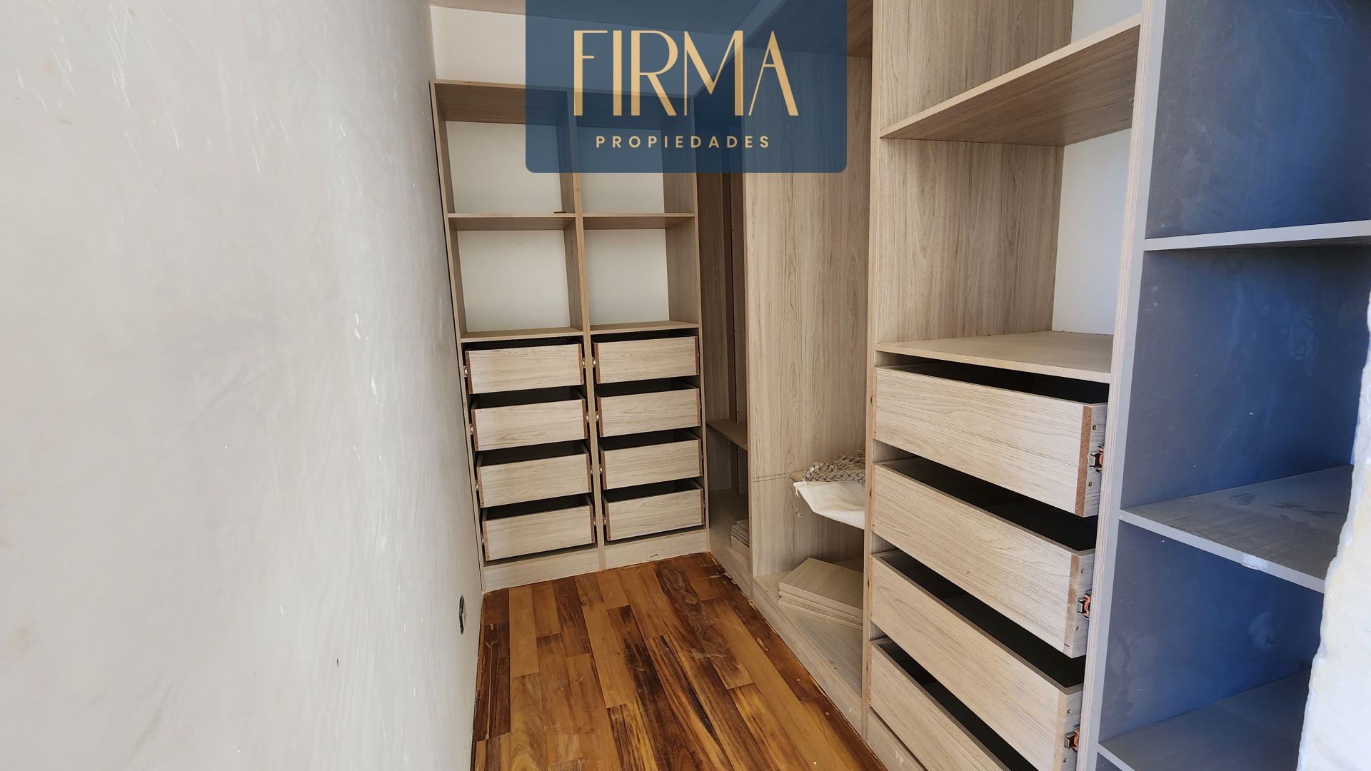 Casa en Achumani en La Paz 4 dormitorios 5 baños 2 parqueos Foto 5