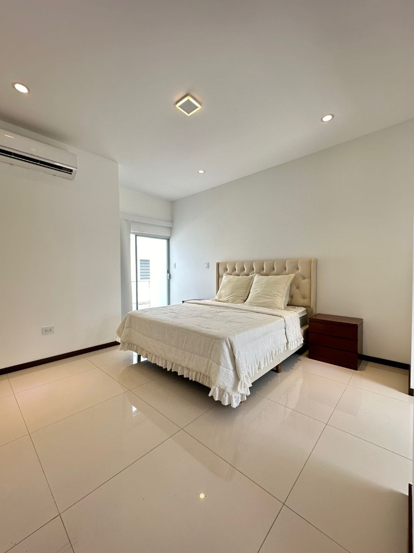 Casa en Entre 8vo y 9no anillo Norte en Santa Cruz de la Sierra 2 dormitorios 4 baños 2 parqueos Foto 15