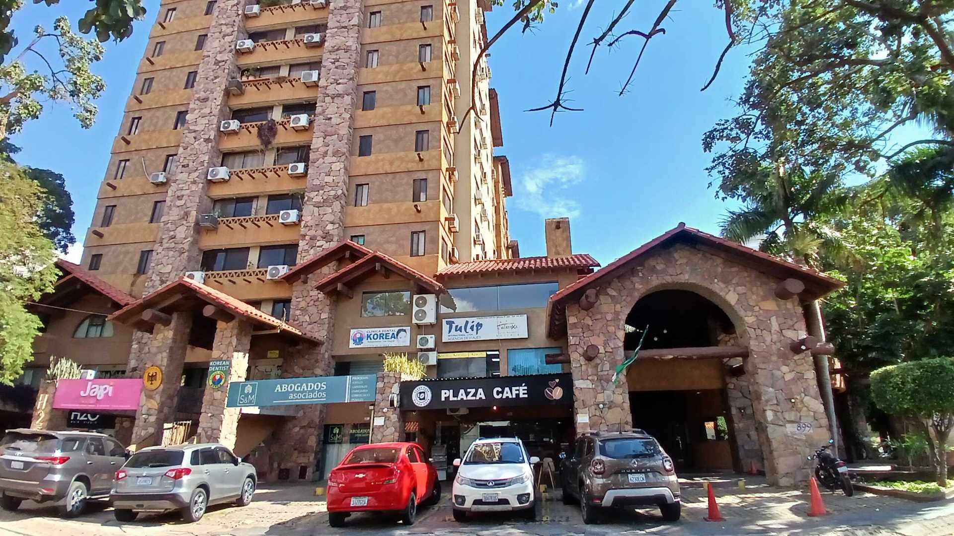 Departamento en Entre 1er y 2do anillo Norte en Santa Cruz de la Sierra 1 dormitorios 1 baños 1 parqueos Foto 1