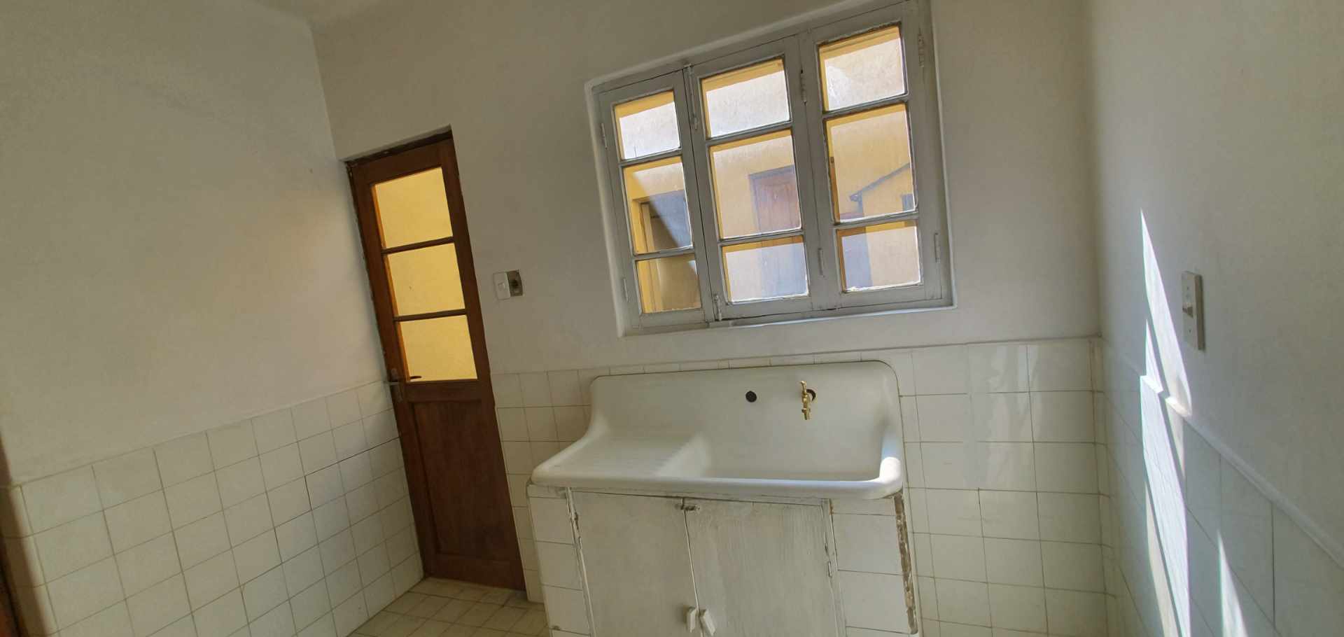 Oficina en Sopocachi en La Paz 7 dormitorios 1 baños  Foto 13